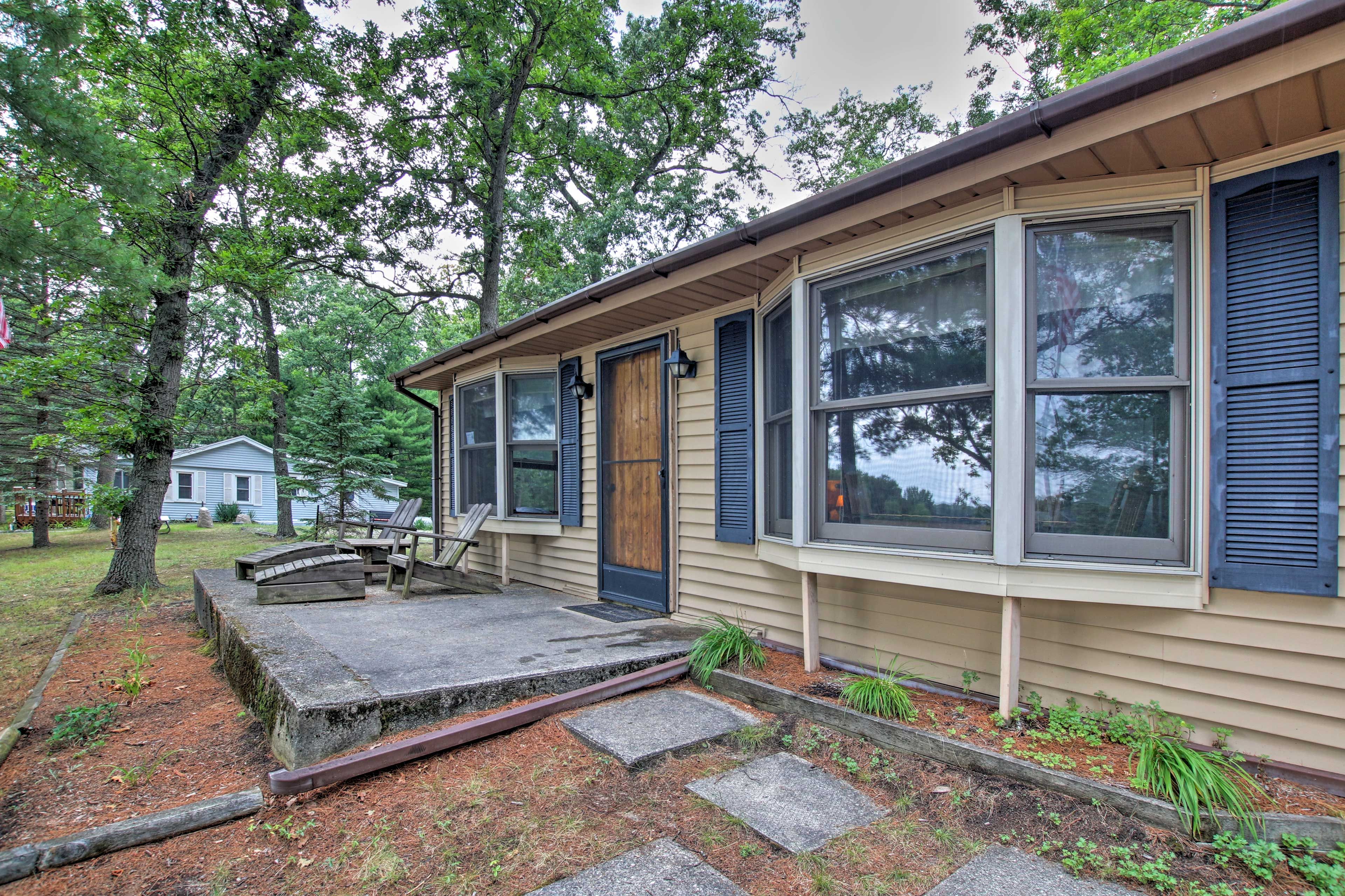 This waterfront cabin is surrounded only by the national forest.