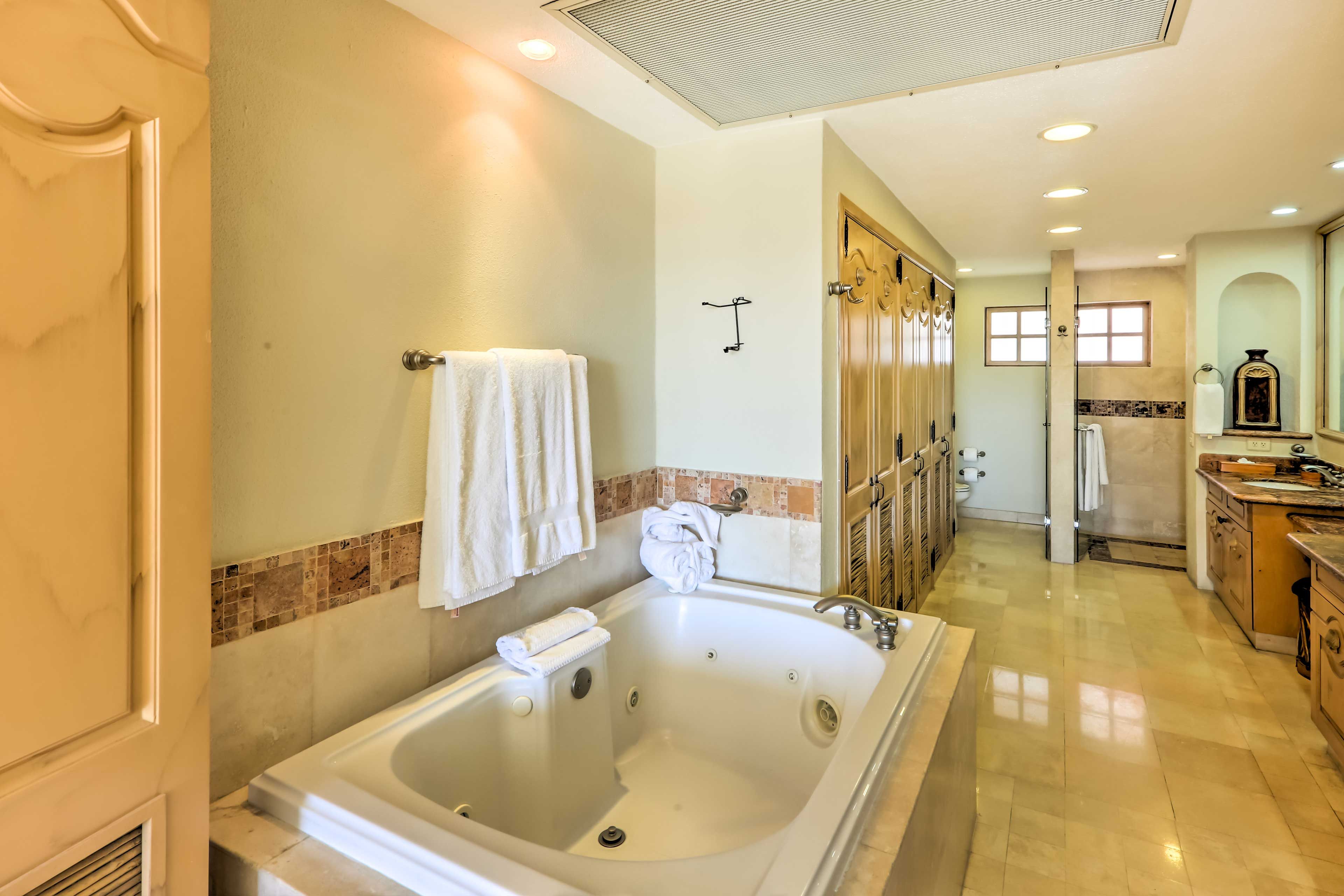 En-Suite Bathroom | Jetted Tub