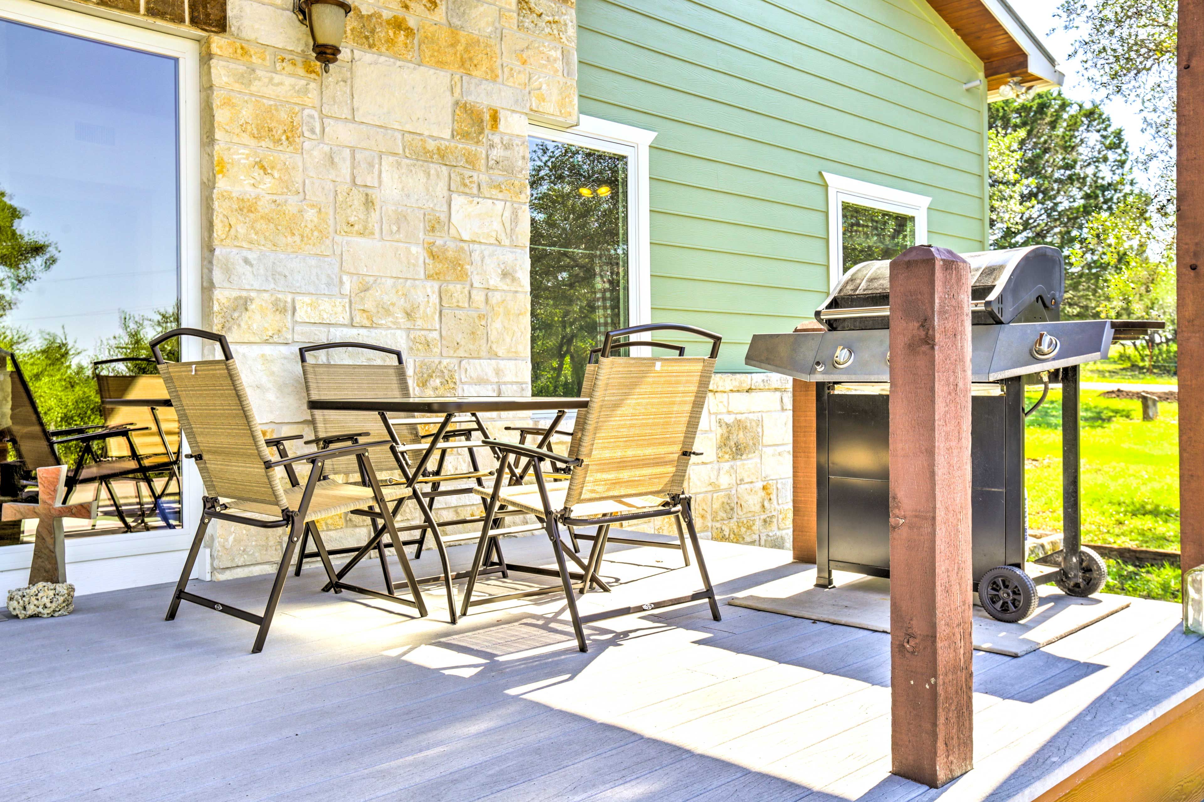 Private Patio | Outdoor Dining | Gas Grill