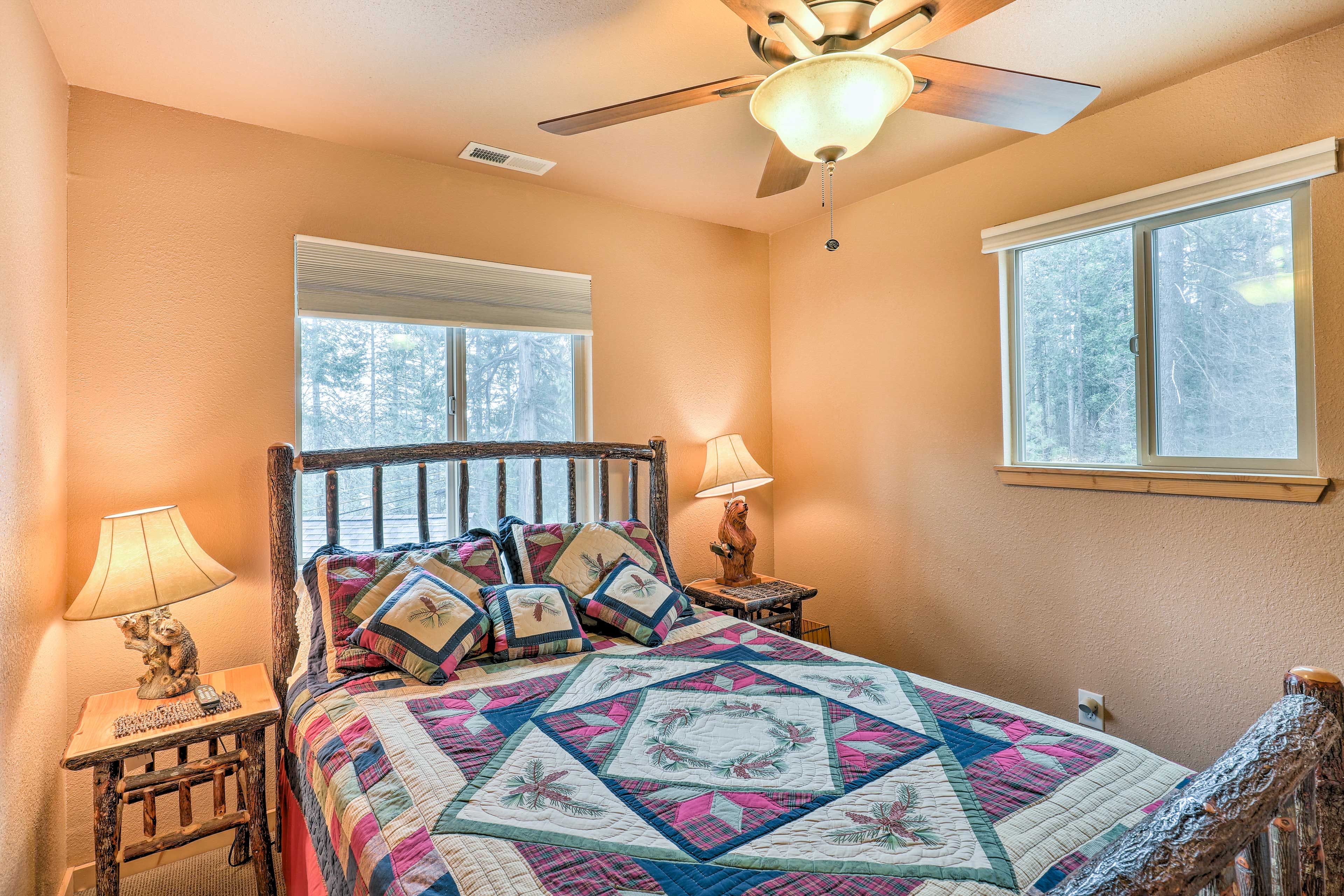 Bedroom 2 | Queen Bed