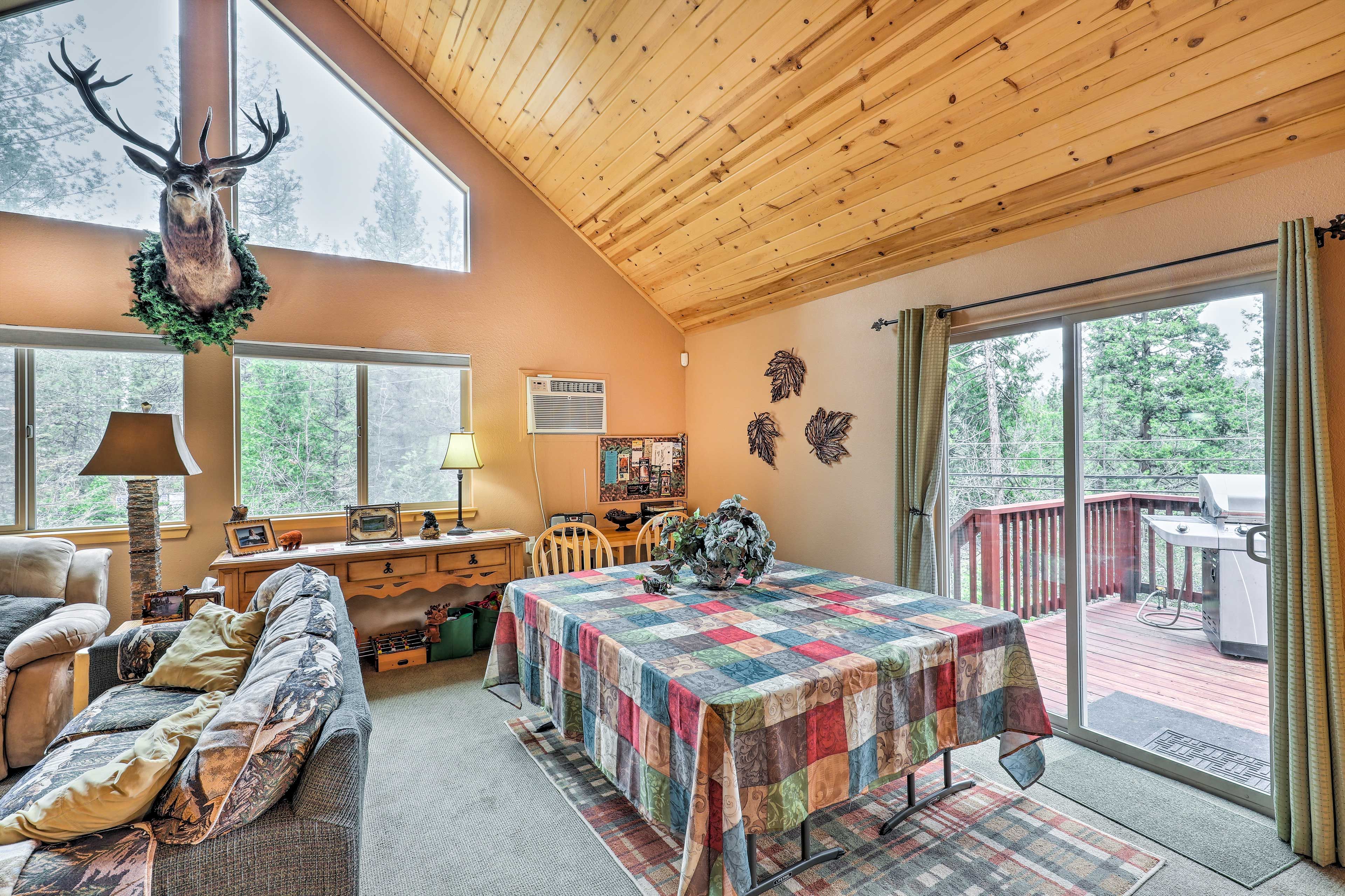 Dining Area | Dishware & Flatware