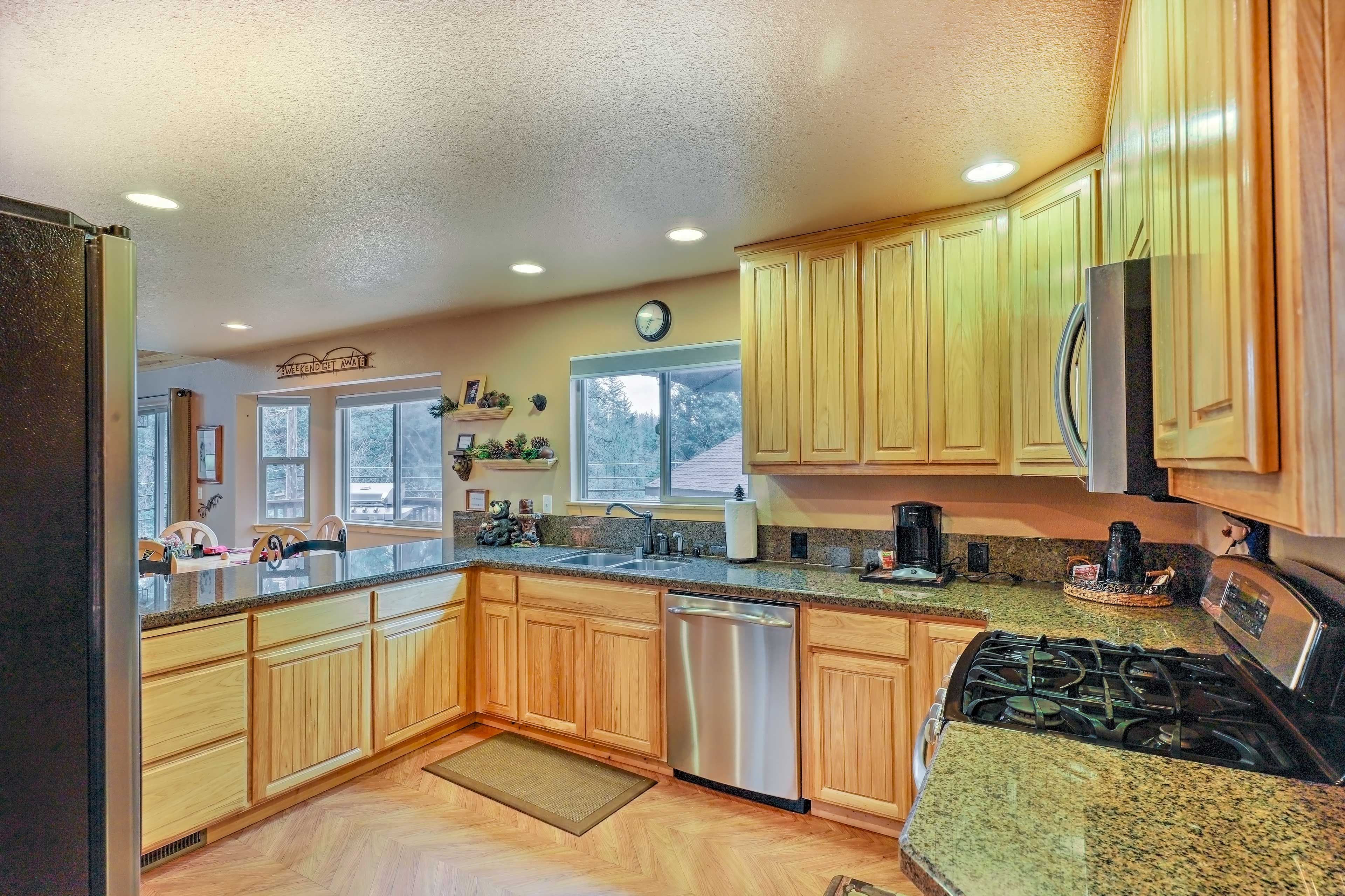 Kitchen | Toaster | Blender | Coffee Maker & Grinder | Crockpot | Spices