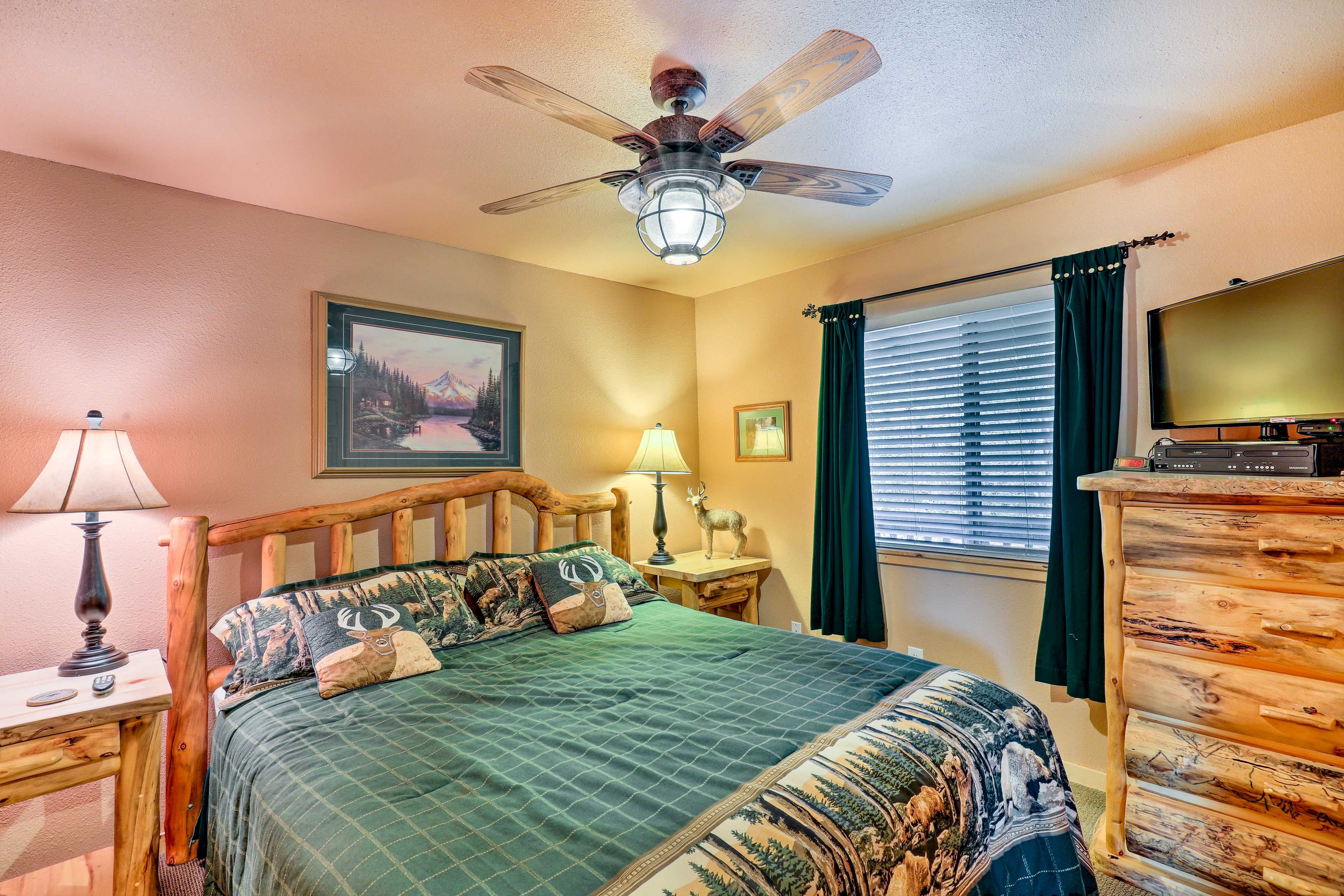 Bedroom 1 | King Bed