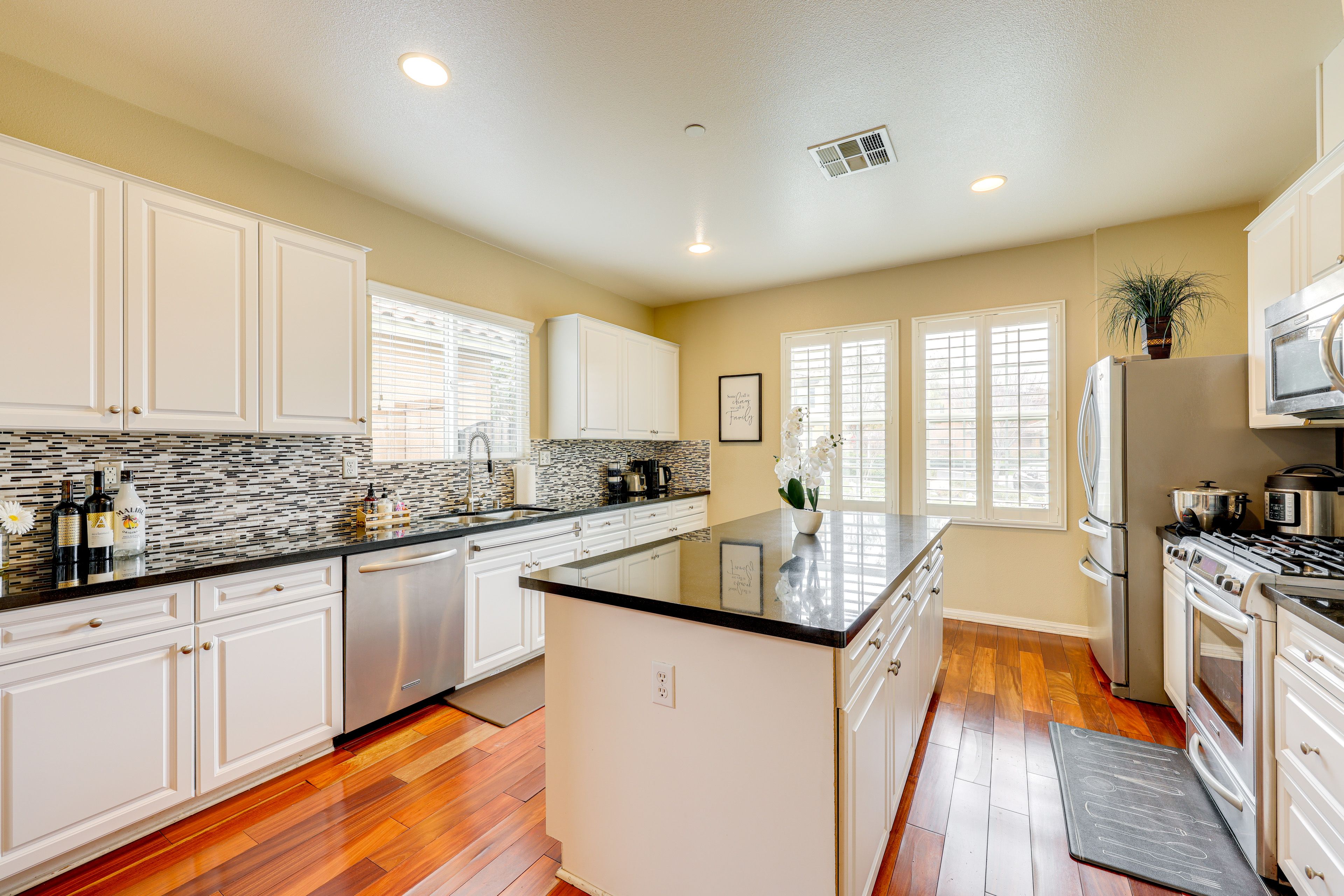 Kitchen | Coffee Maker | Toaster | Spices