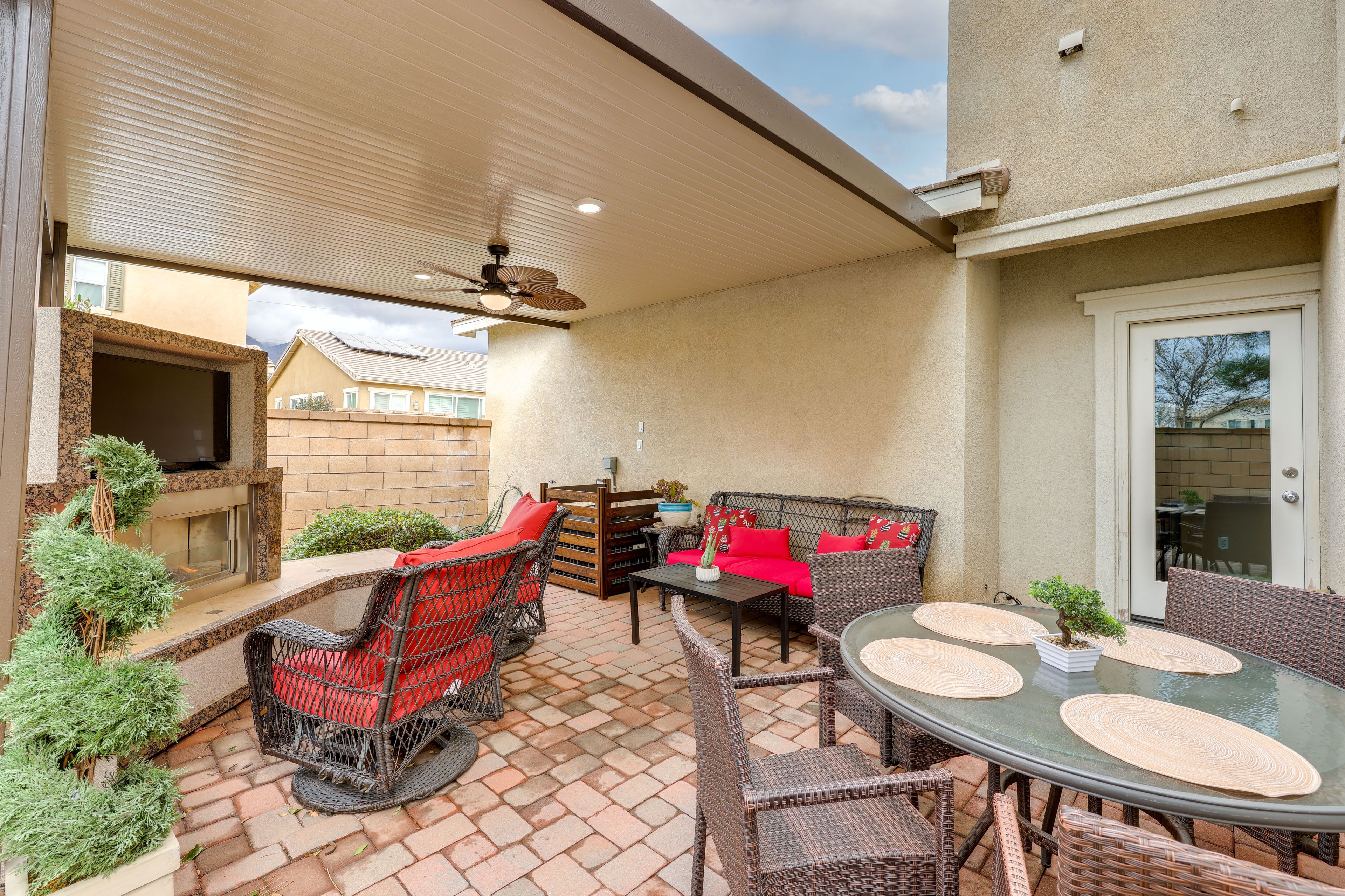 Furnished Patio | Outdoor Dining Area
