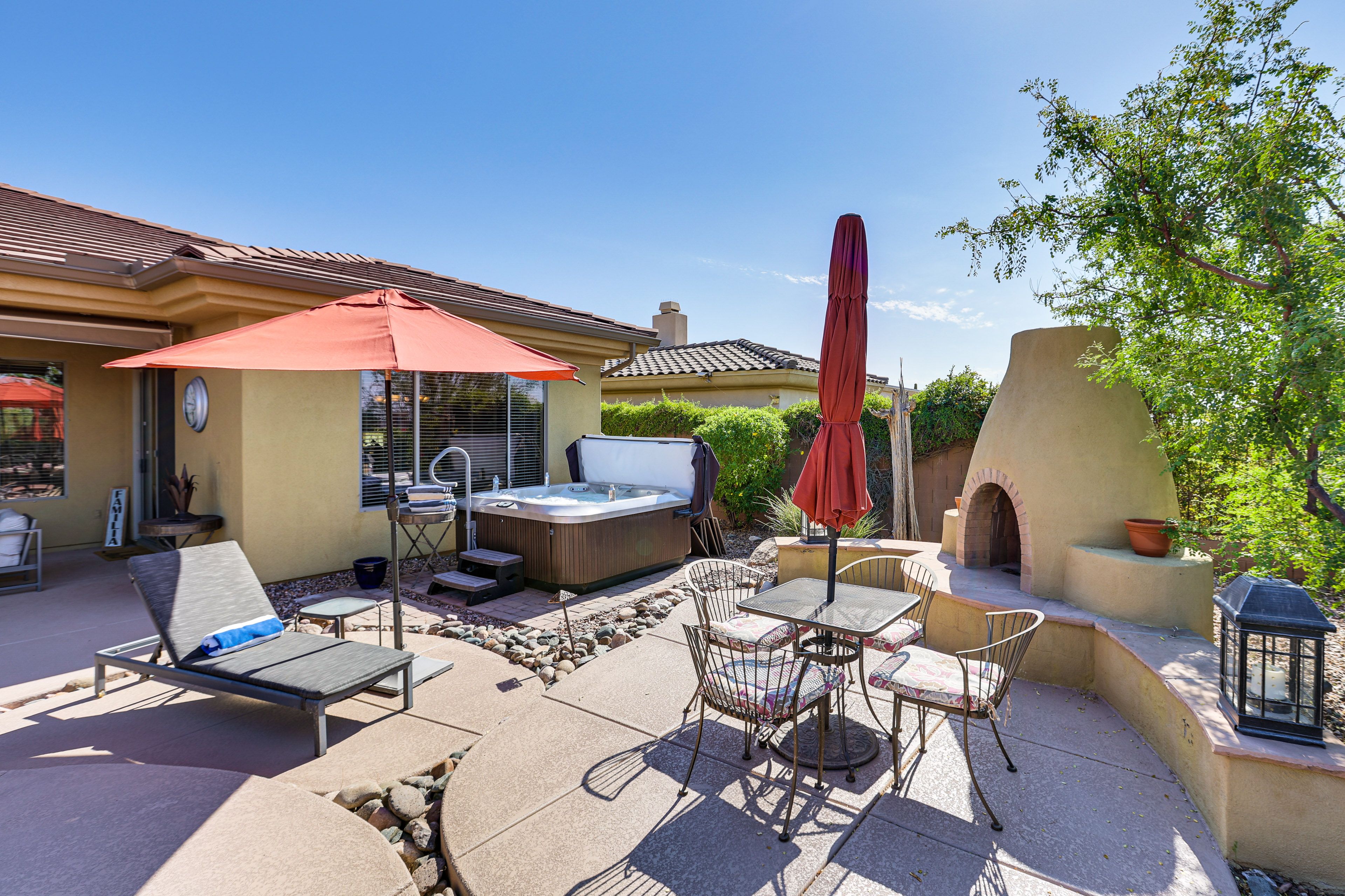 Backyard | Hot Tub | Kiva Fireplace | Outdoor Bar w/ Gas Grill