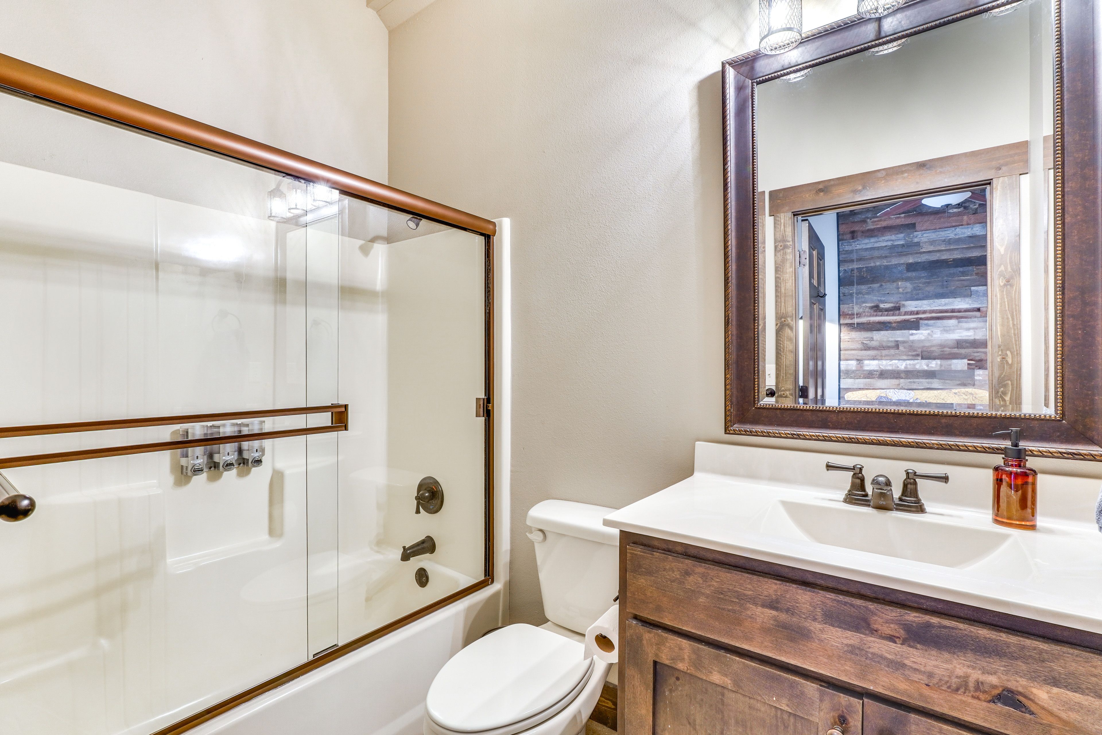 Full Bathroom | Lower Level