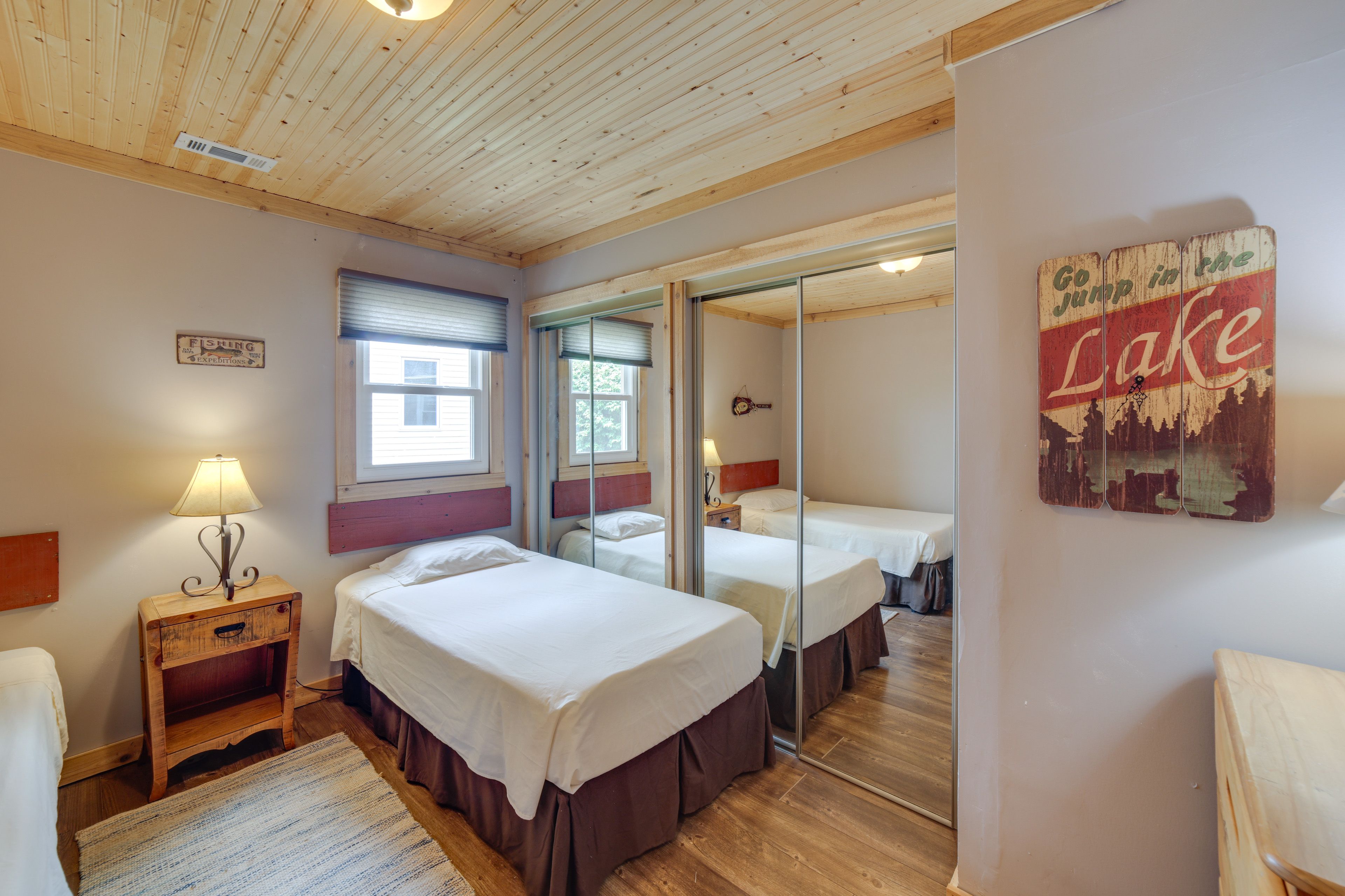 Bedroom 2 | 2 Twin Beds