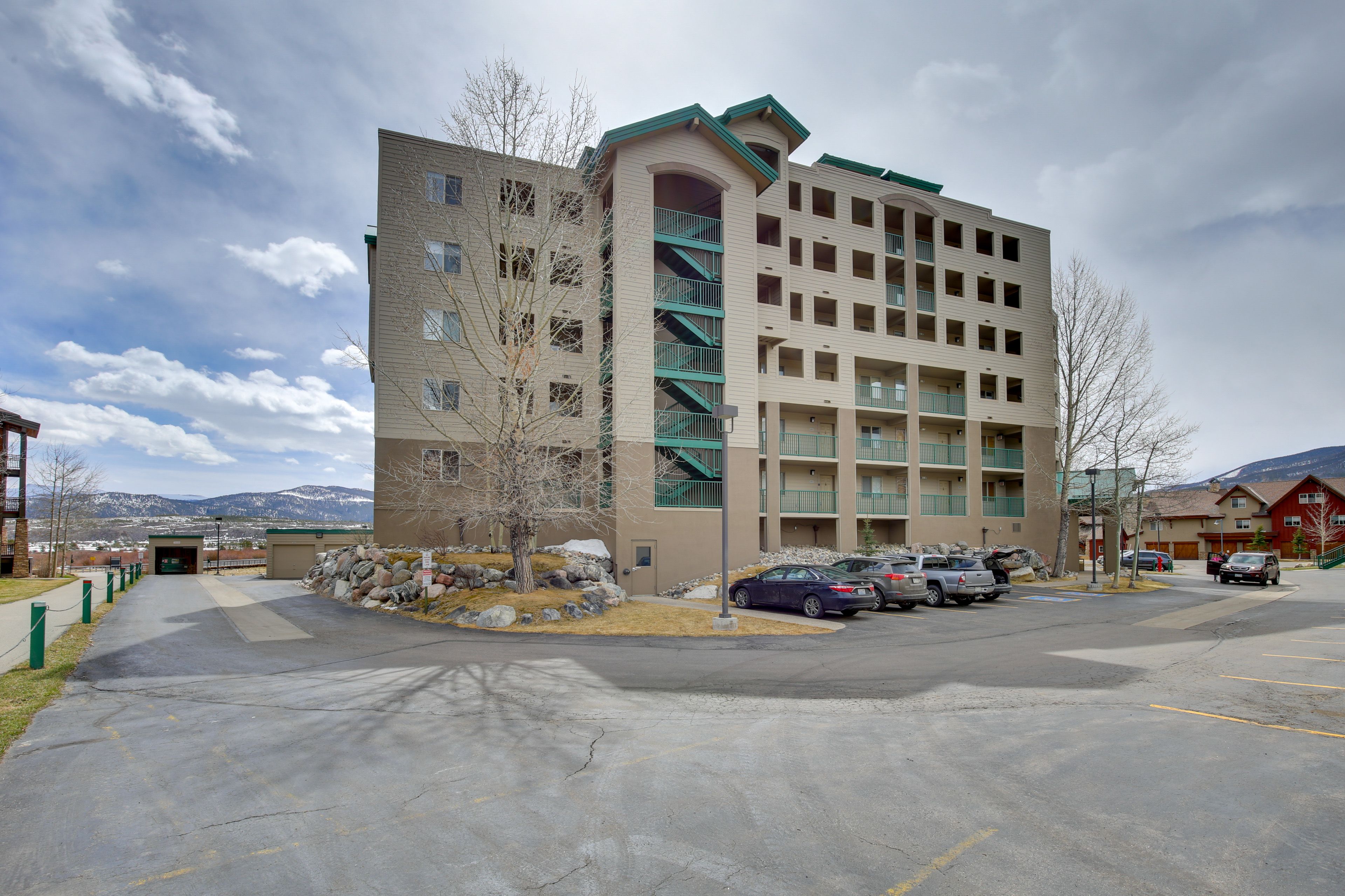 Parking | Designated Garage (1 Vehicle) | Designated Parking Space (1 Vehicle)