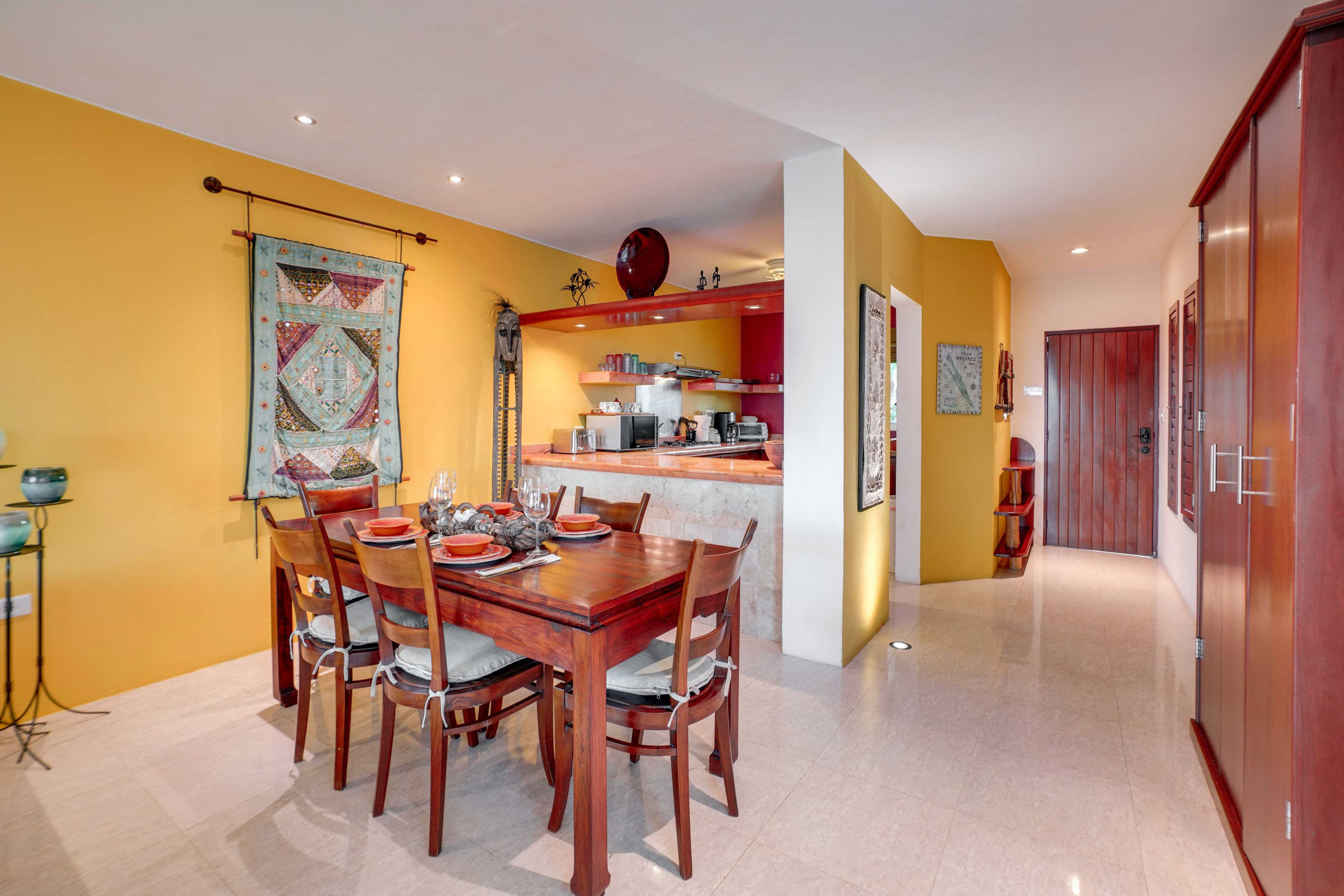 Casita A | Dining Space | Dishware/Flatware
