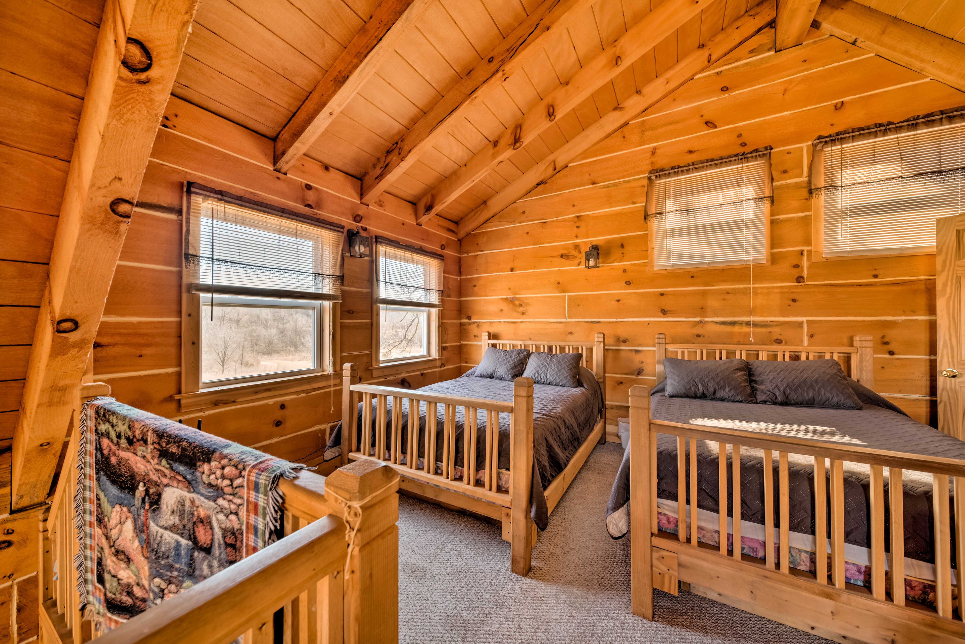 Additional Sleeping (Loft) | 2 Queen Beds | Full Bed