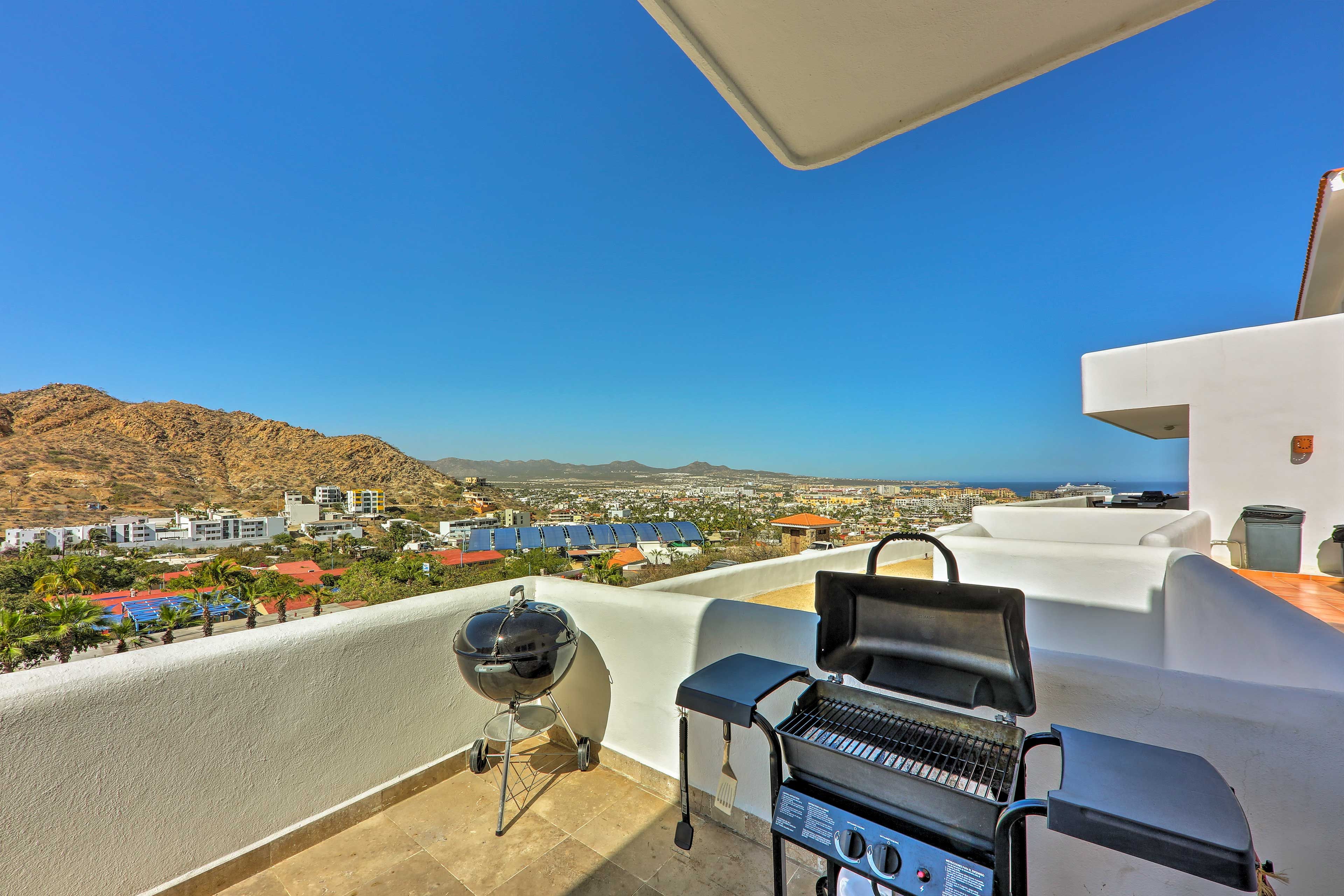 Private Balcony | Gas & Charcoal Grills