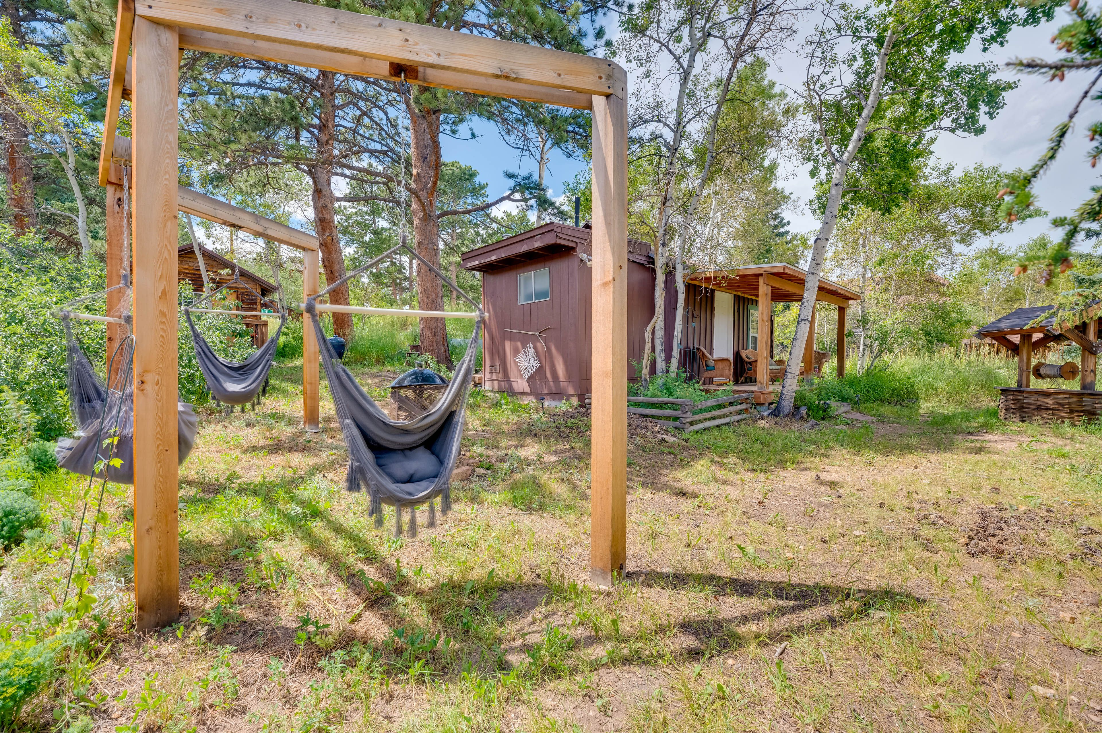 Front Yard | Single-Story Cabin