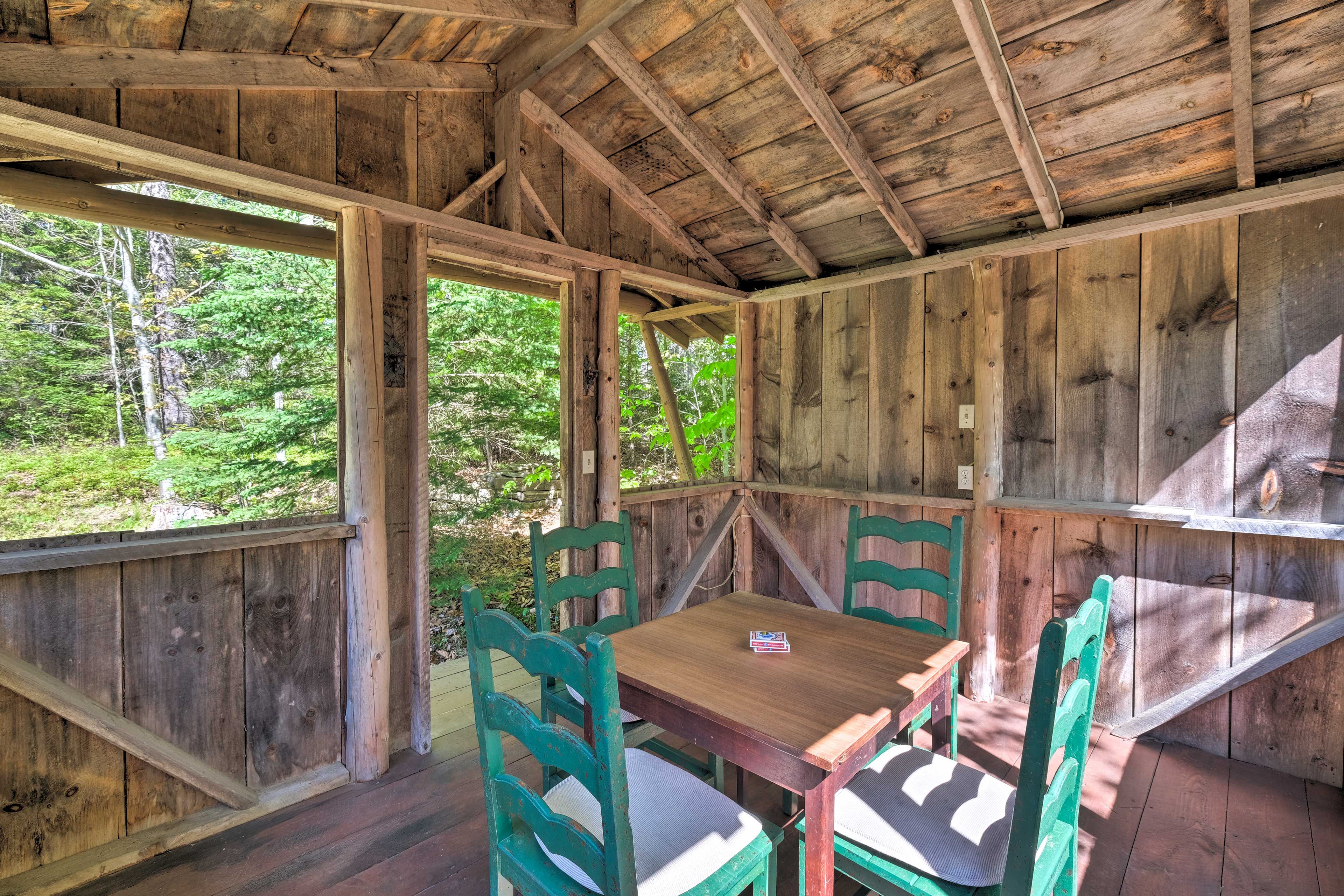 Screened-In Porch