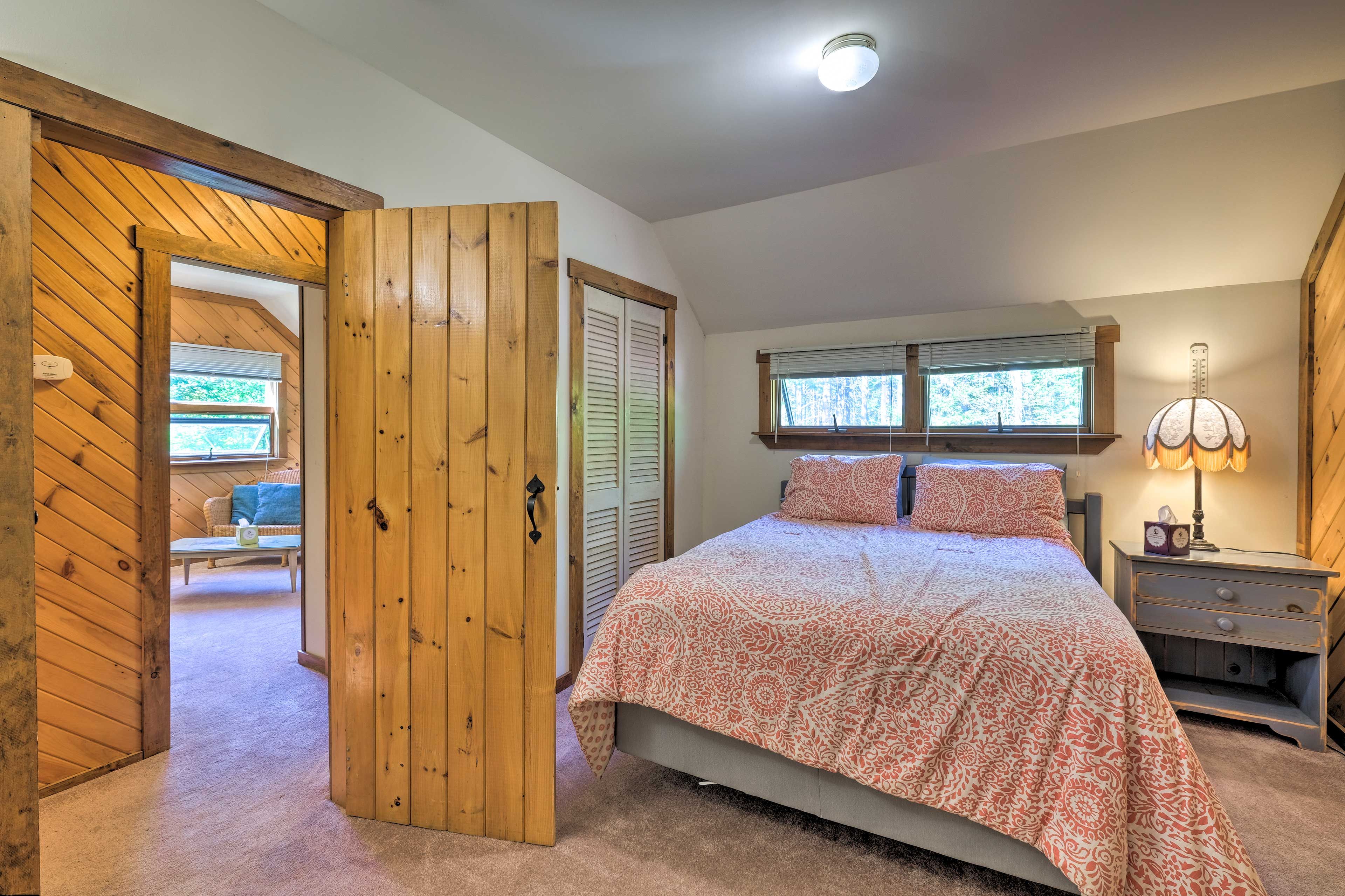 Bedroom 2 | Queen Bed | 2nd Floor