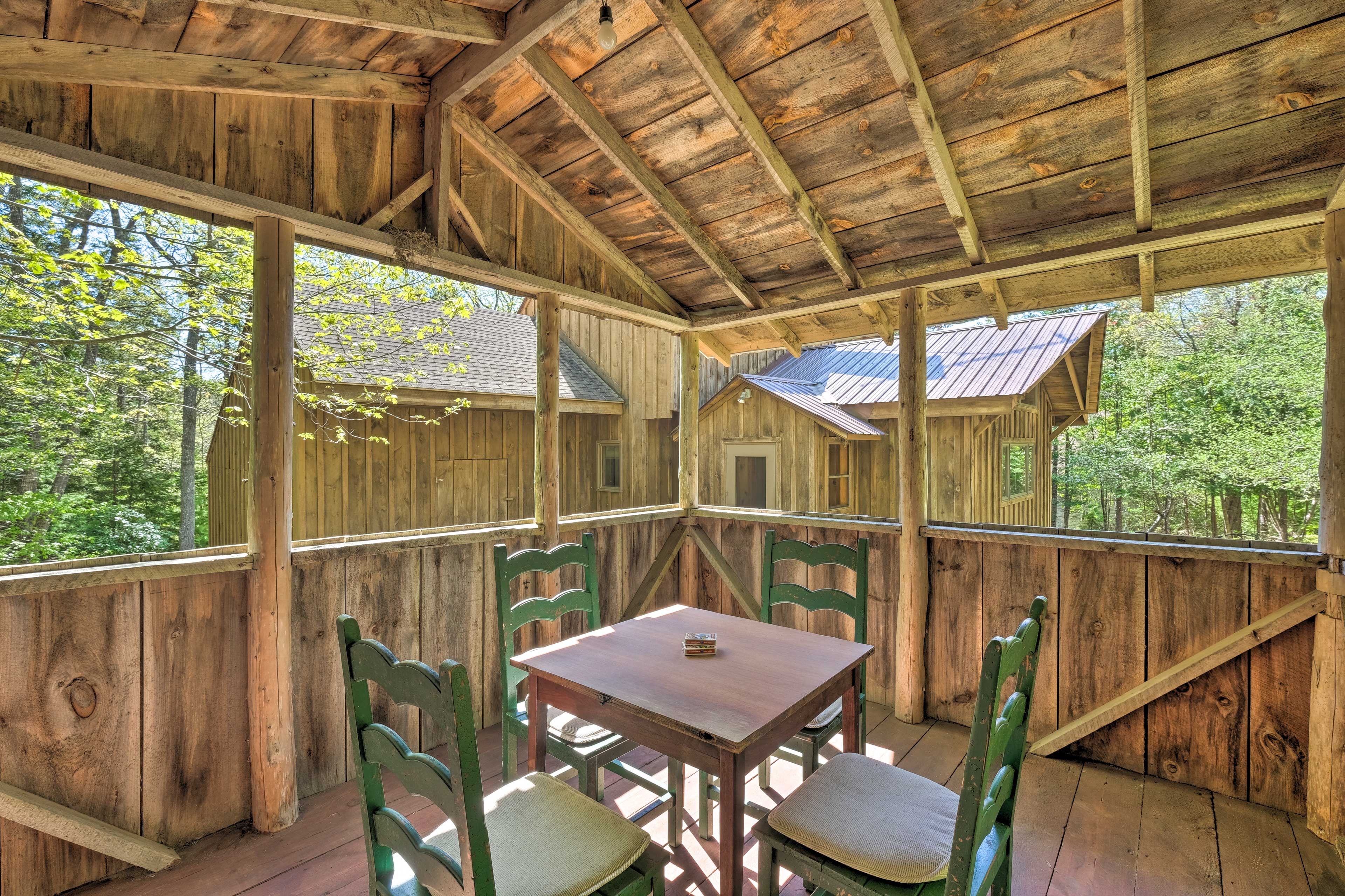 Screened-In Porch