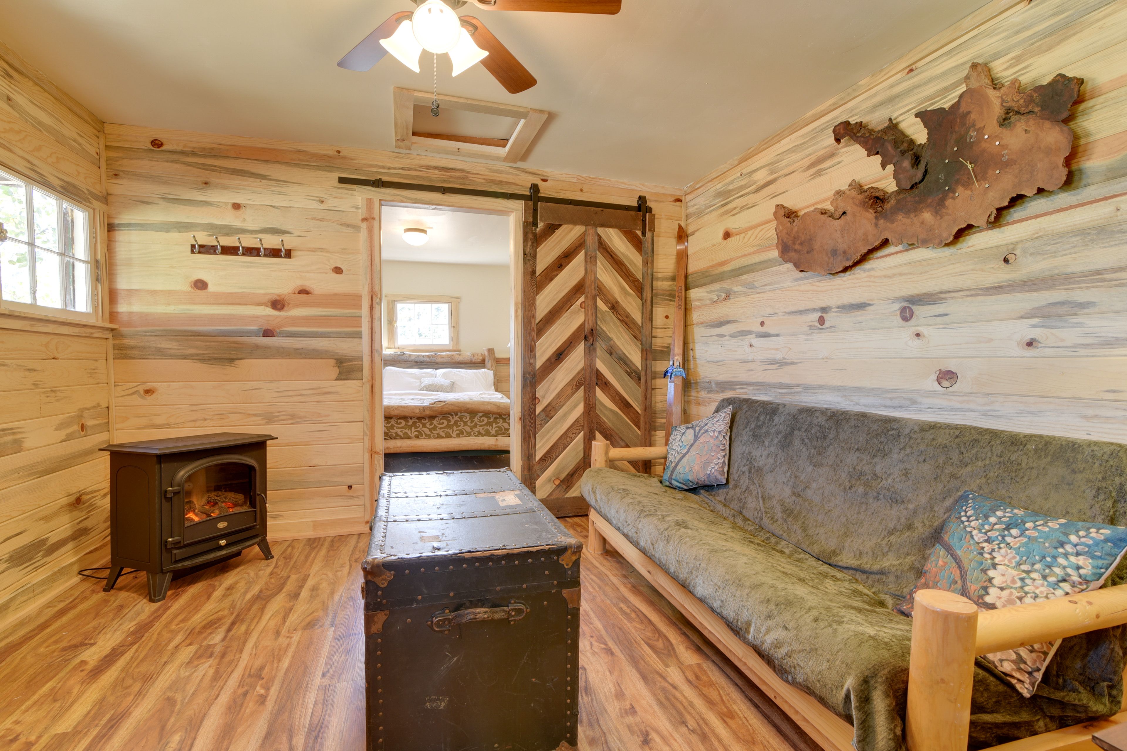 Living Room | DVD Player | Futon