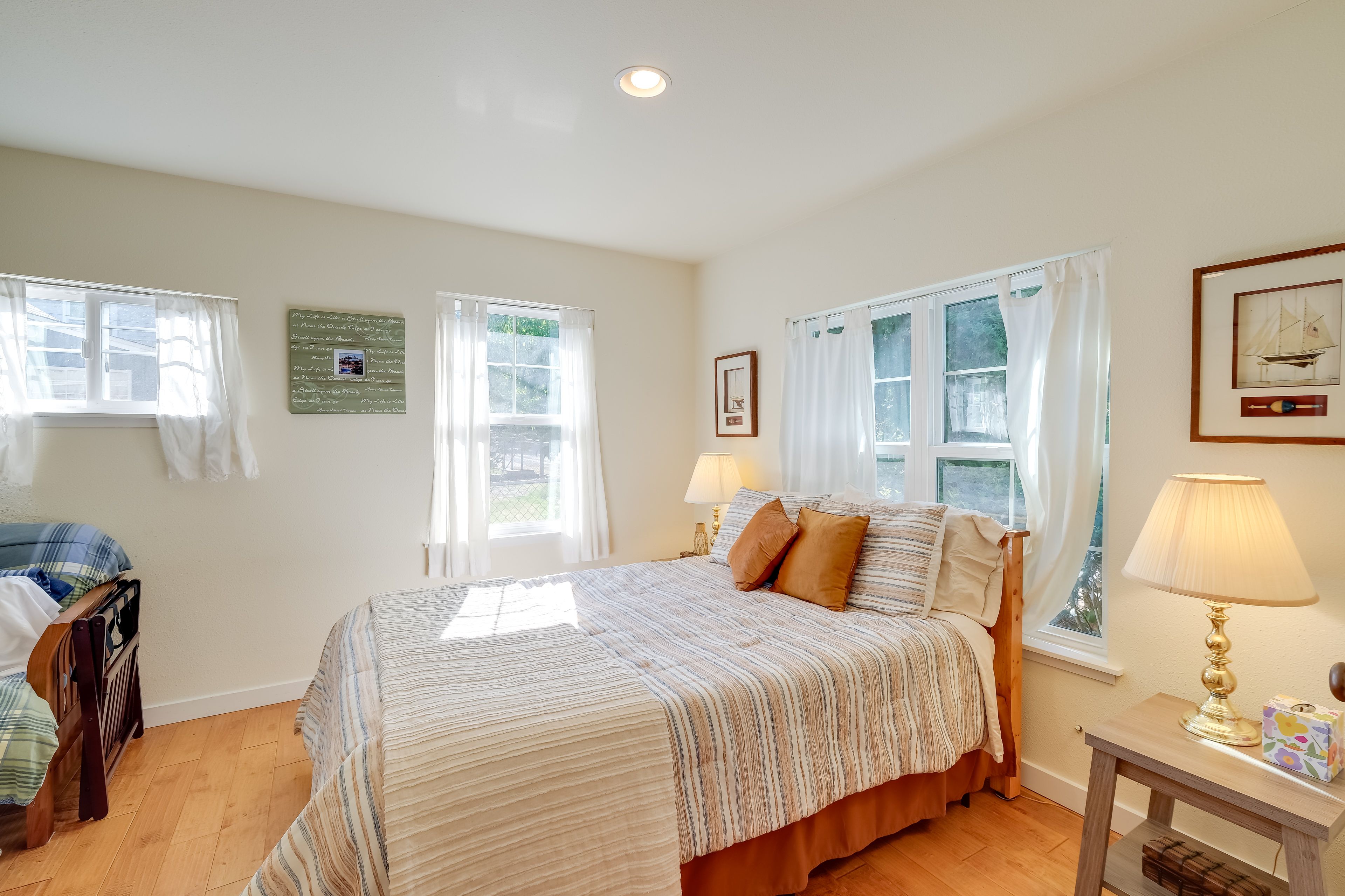 Bedroom 2 | Queen Bed | Full Futon