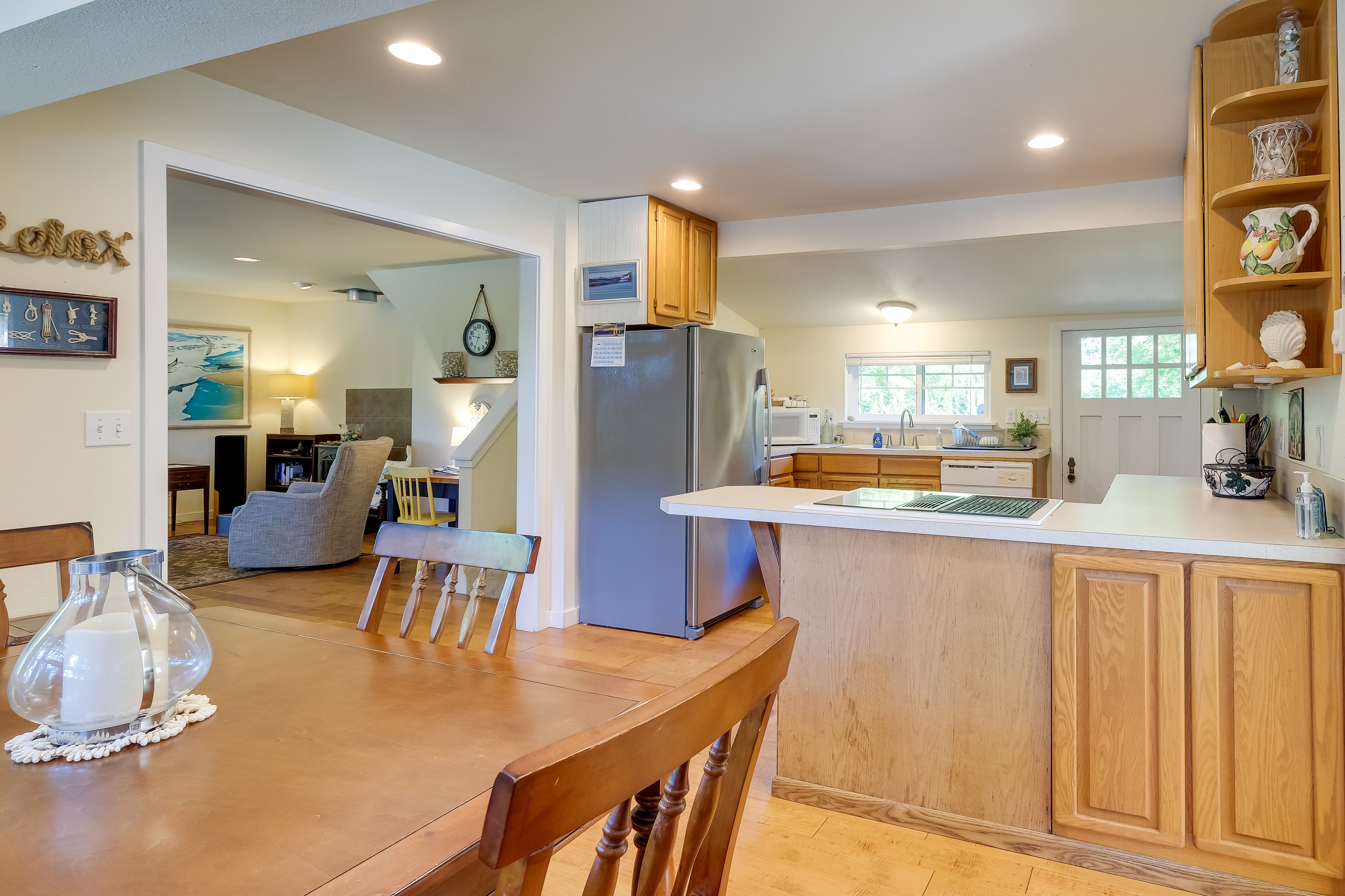 Dining Area | Dishware & Flatware