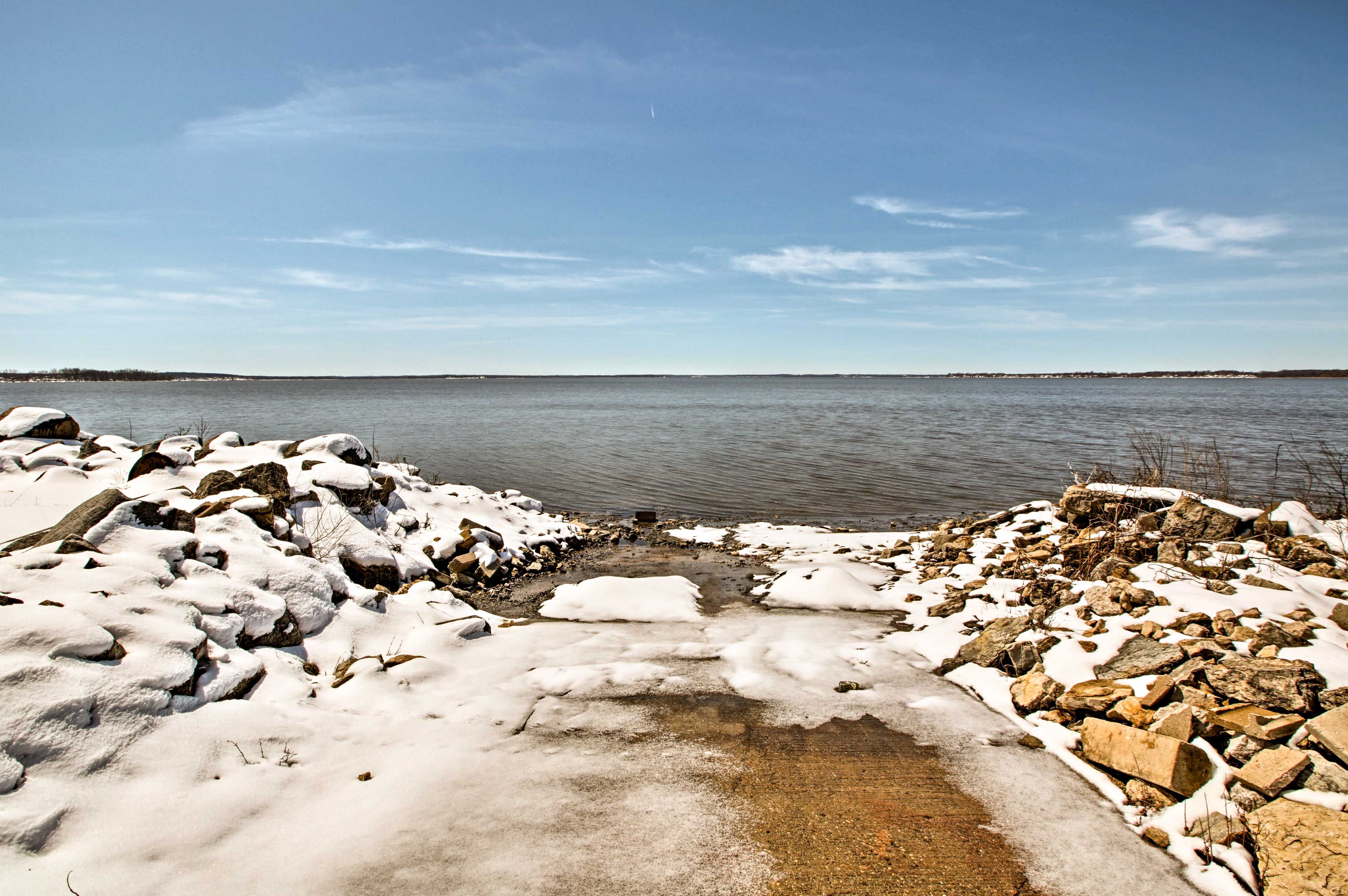 The lake is at your finger tips!