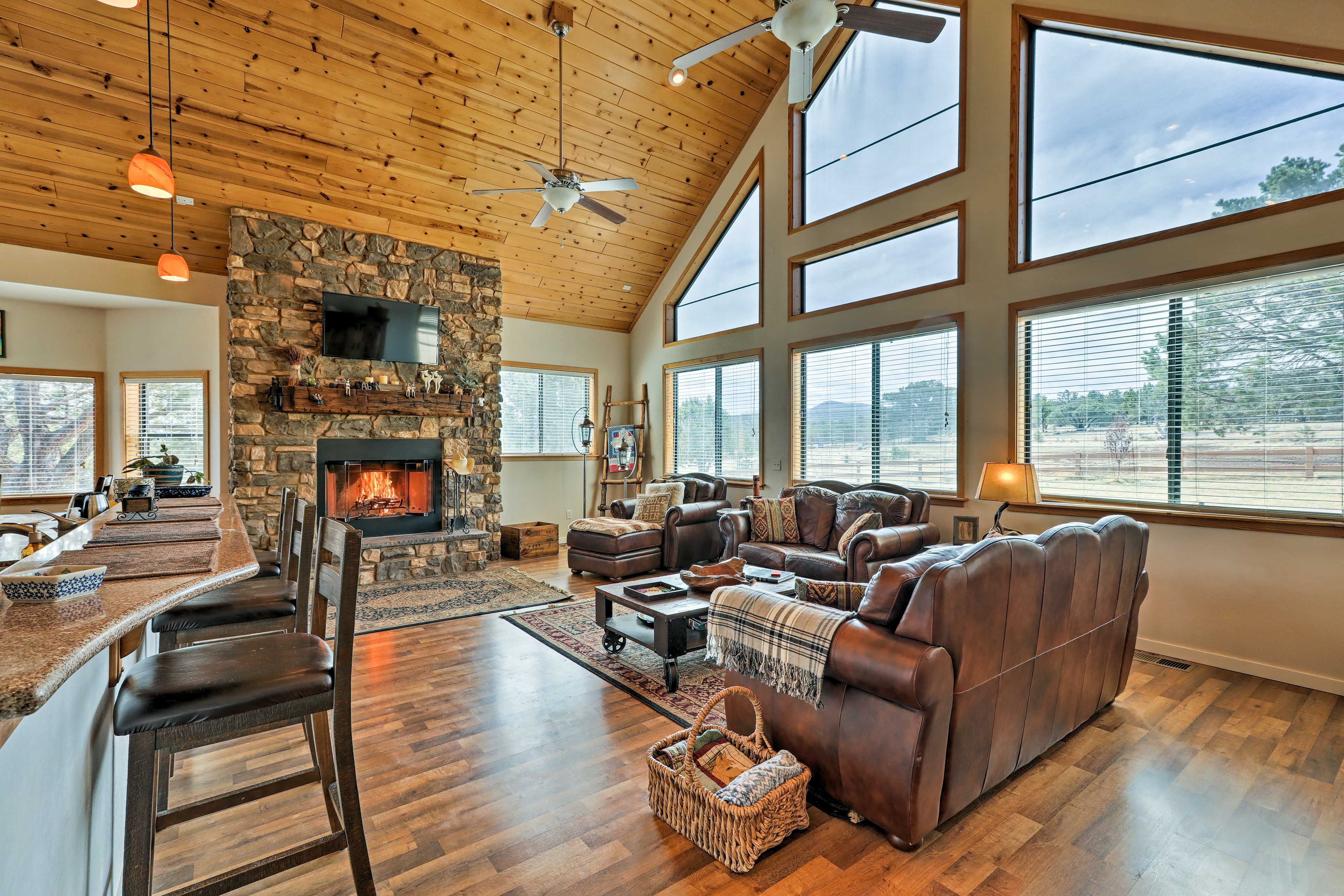 Vernon Vacation Rental | 3BR | 3BA | 2,300 Sq Ft | 1 Step Required