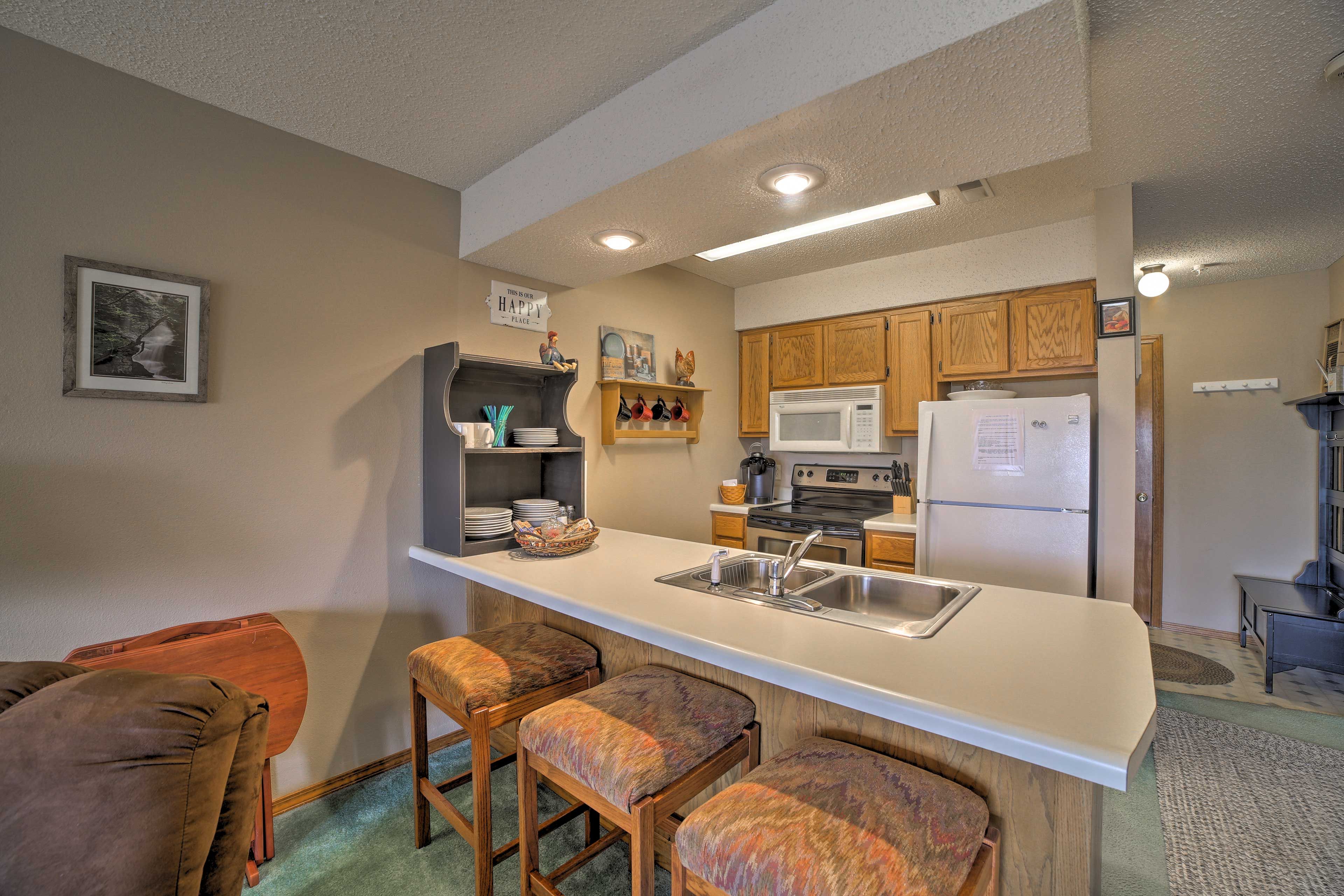 Kitchen | Cooking Basics | Coffee Maker | Paper Towels/Trash Bags Provided