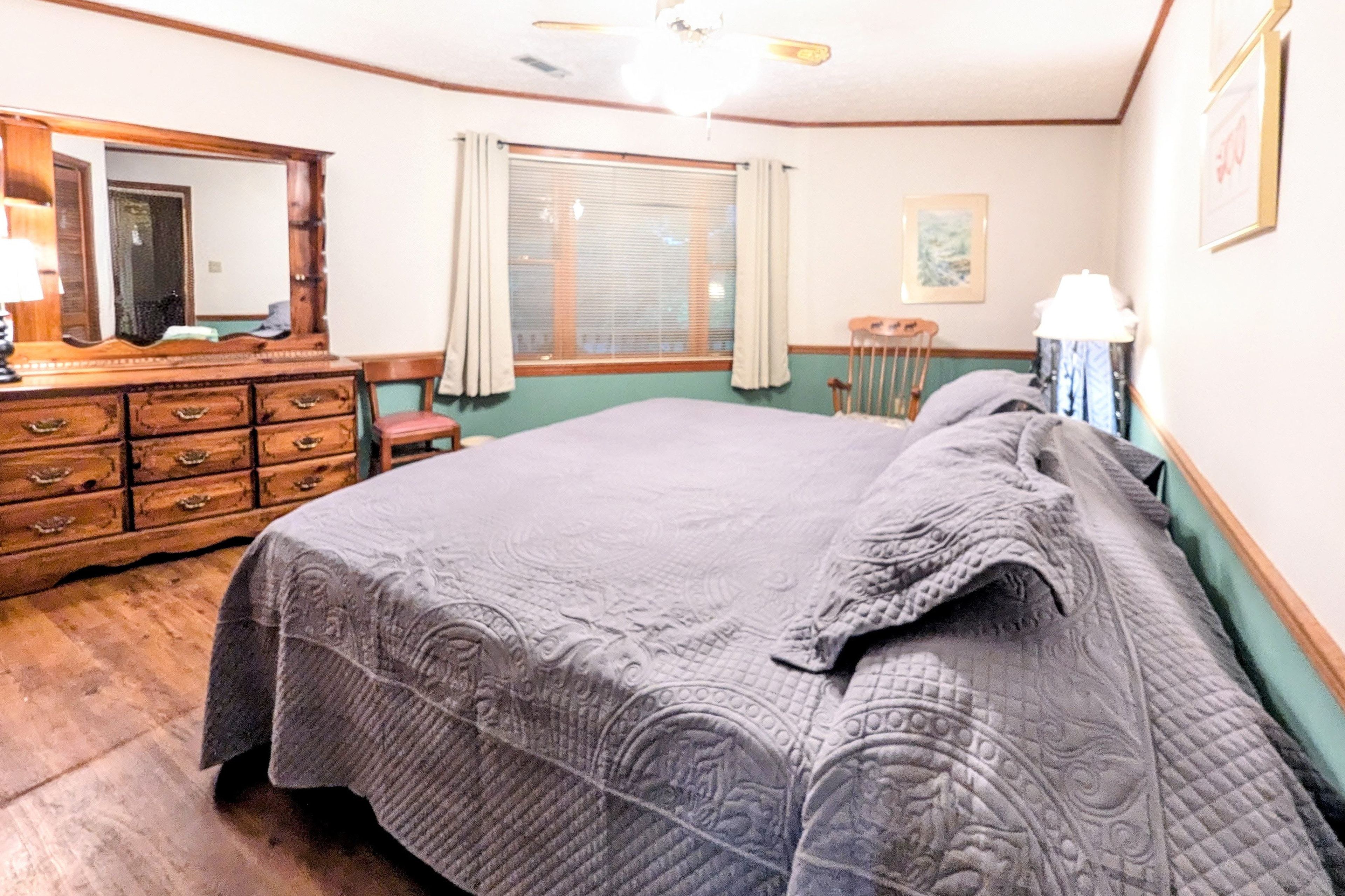 Bedroom 1 | King Bed
