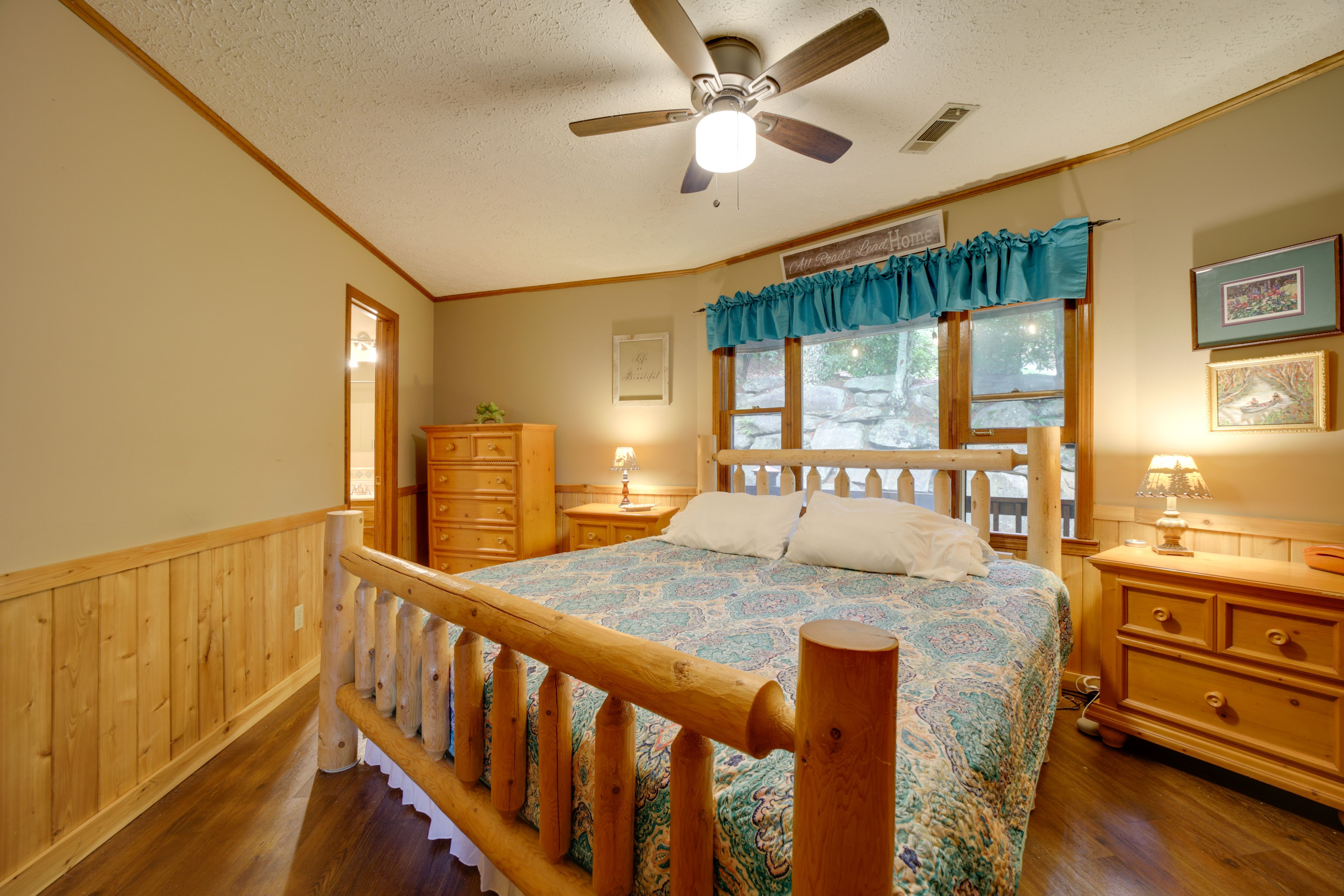 Bedroom 2 | King Bed