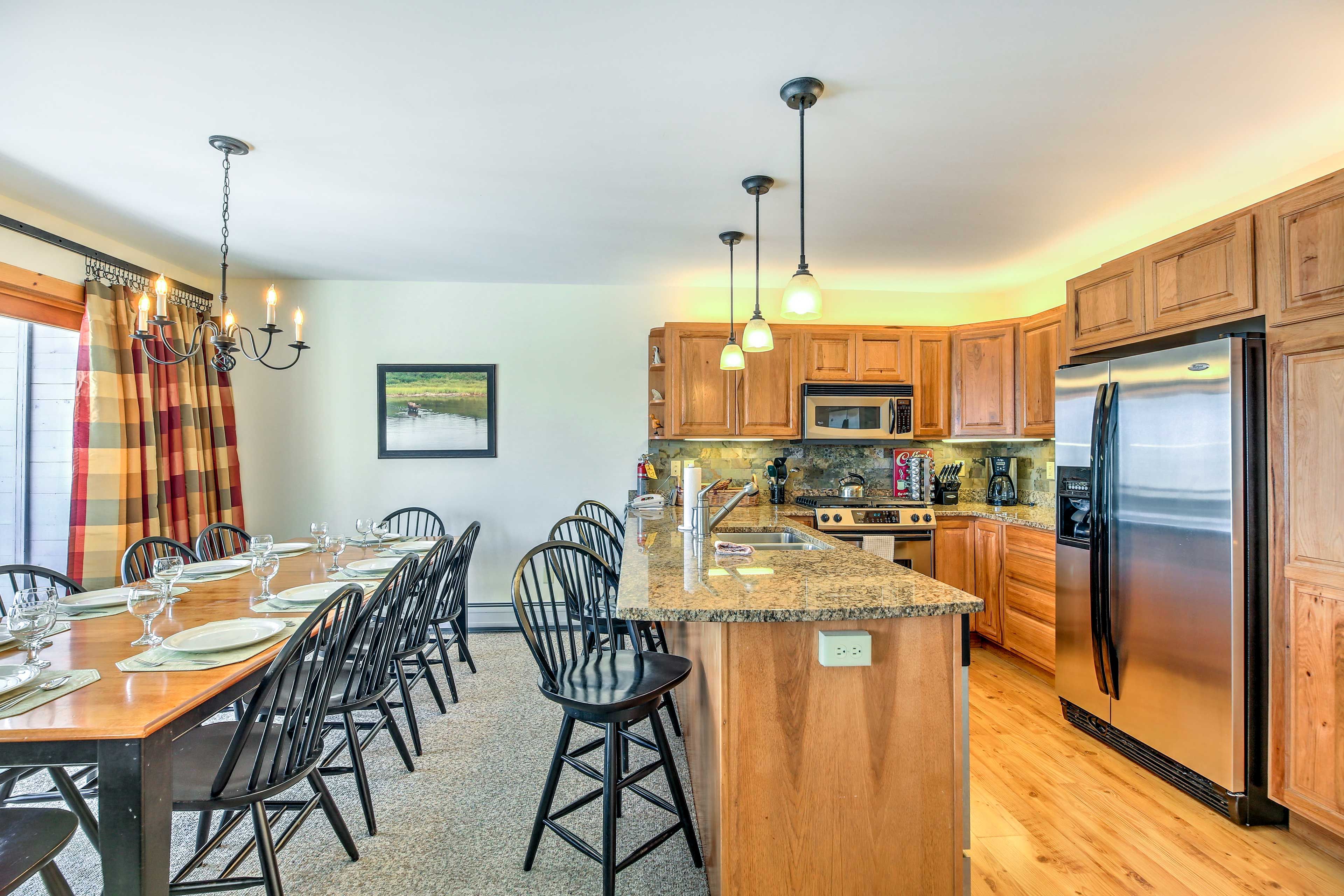 Kitchen & Dining Area