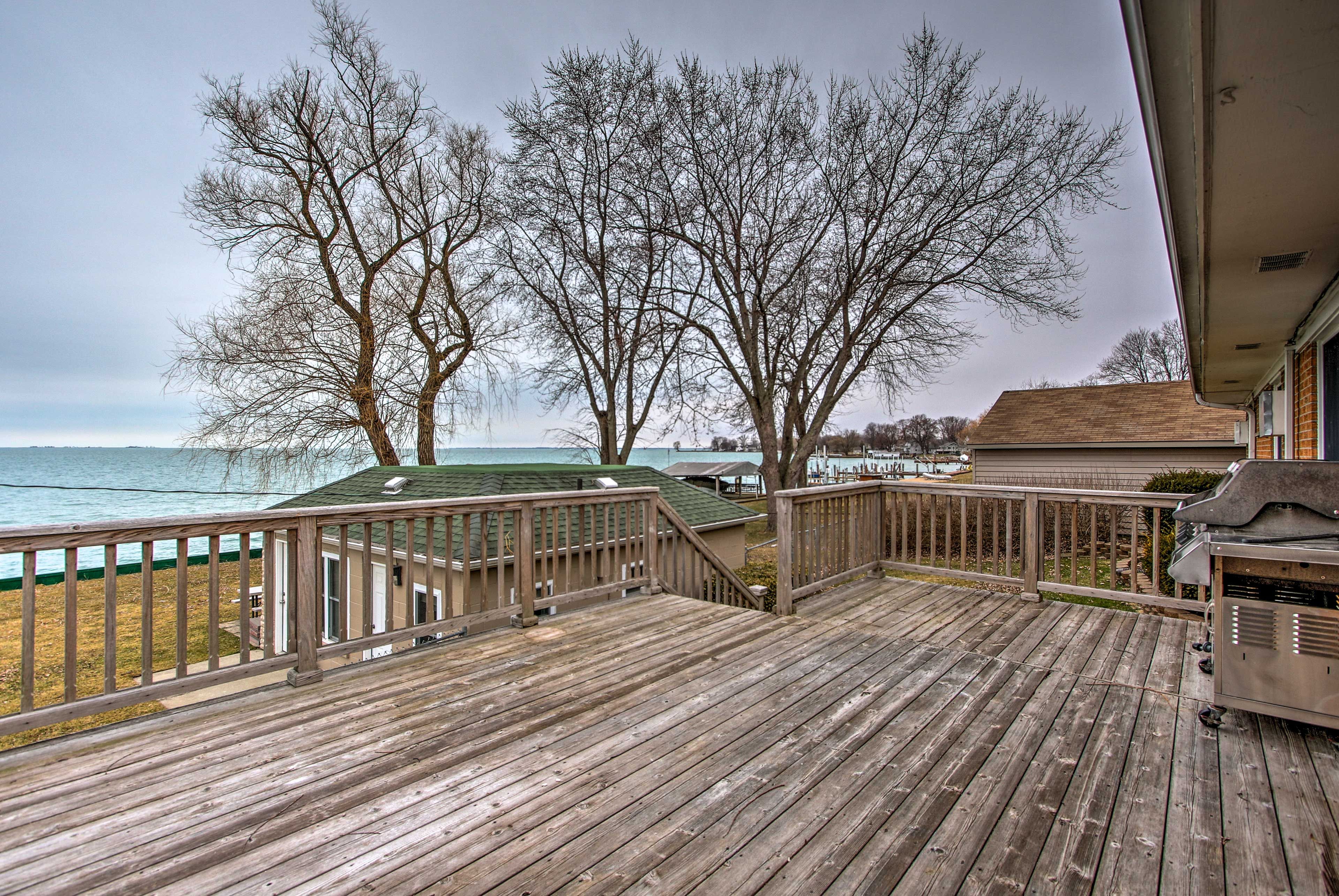 There's plenty of space for everyone out on the deck.