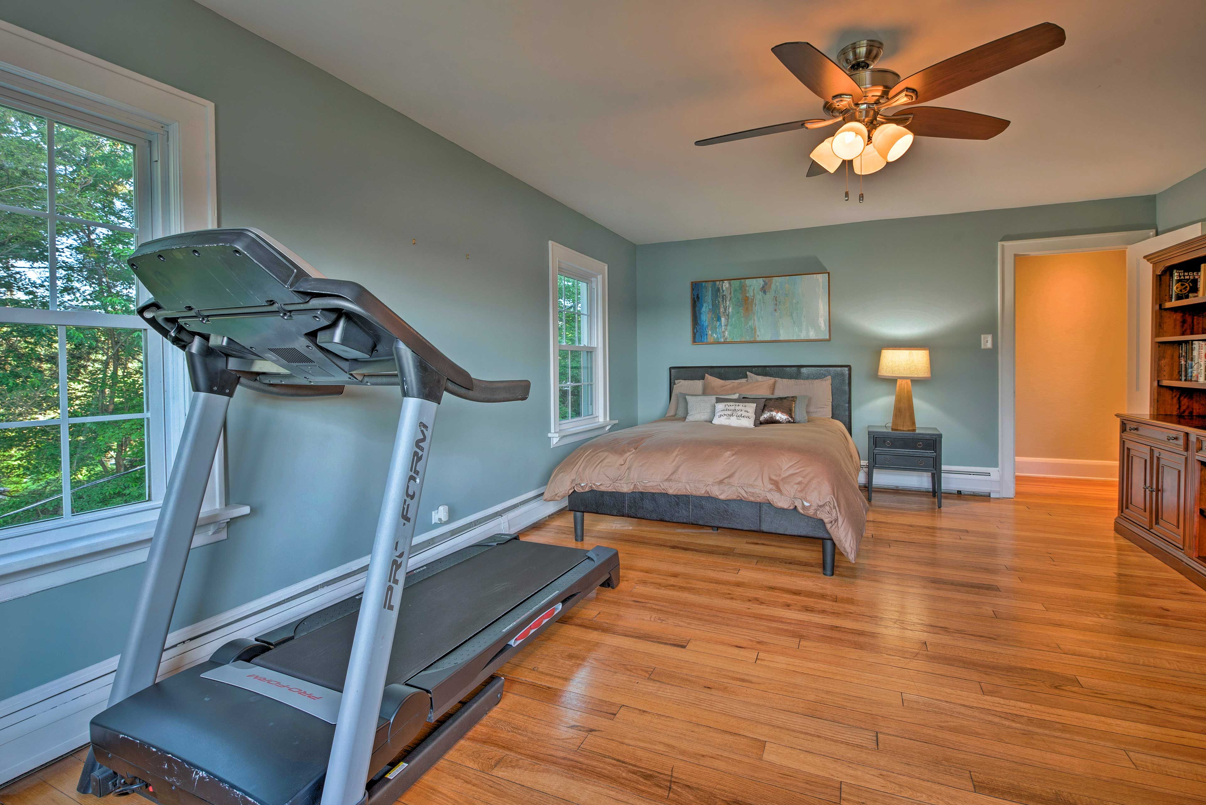 Bedroom 4 | Queen Bed