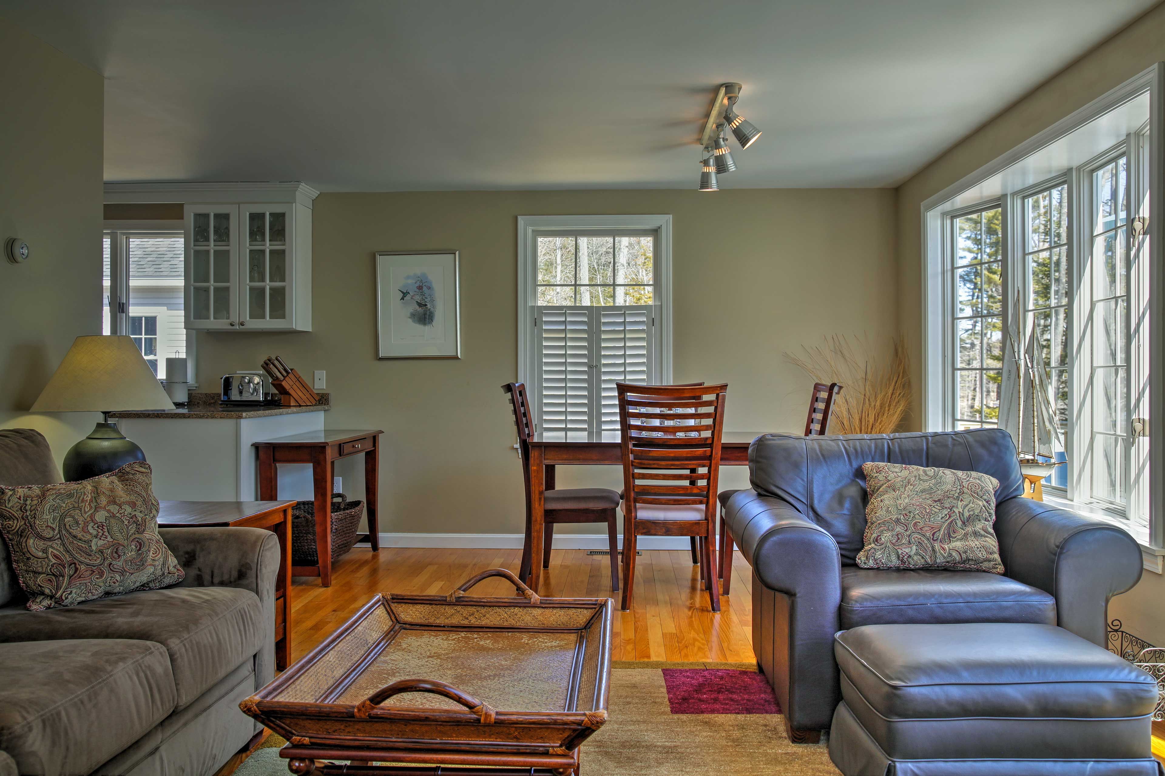 Living Room | Open Floor Plan