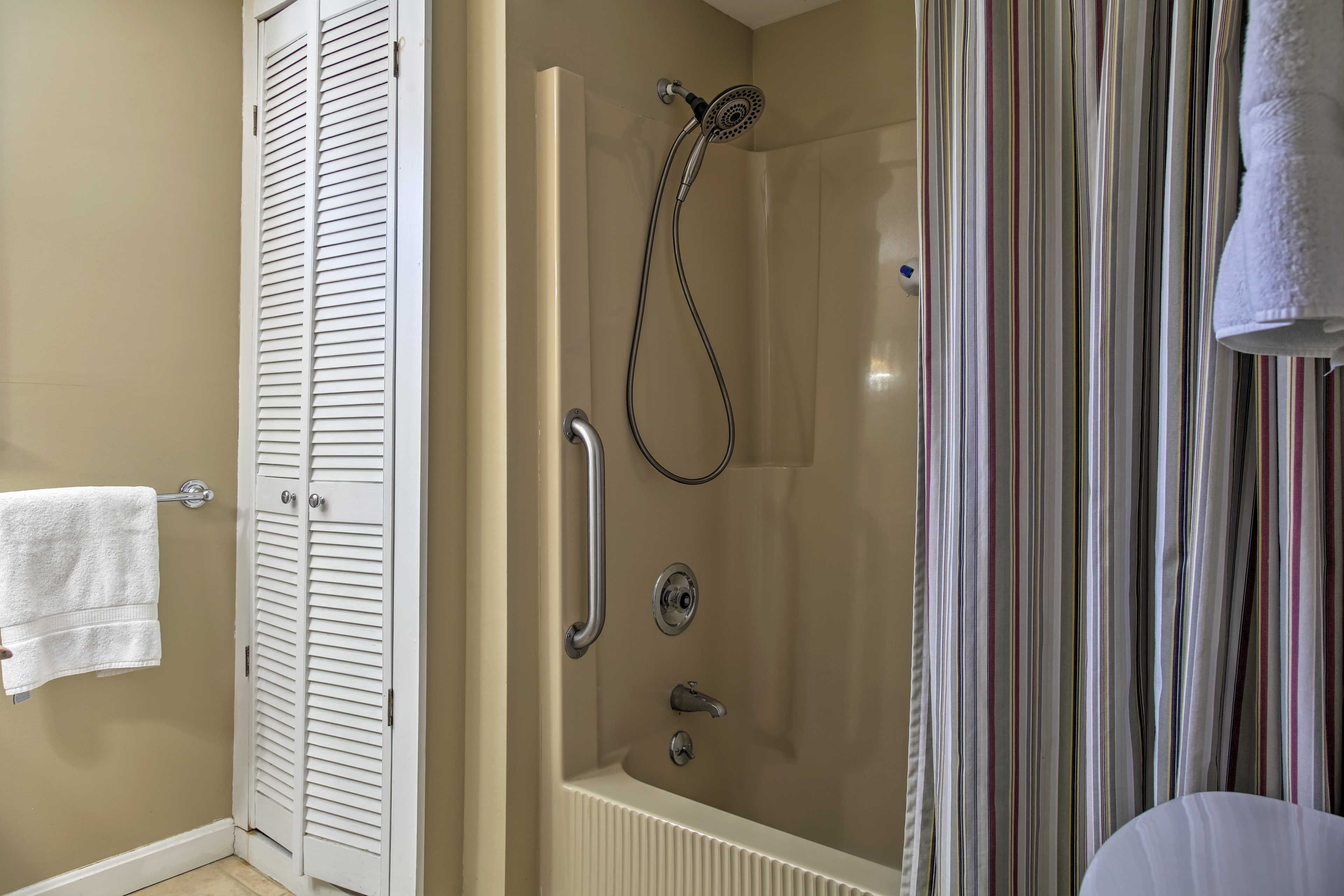 Bathroom | Rainfall Shower Head