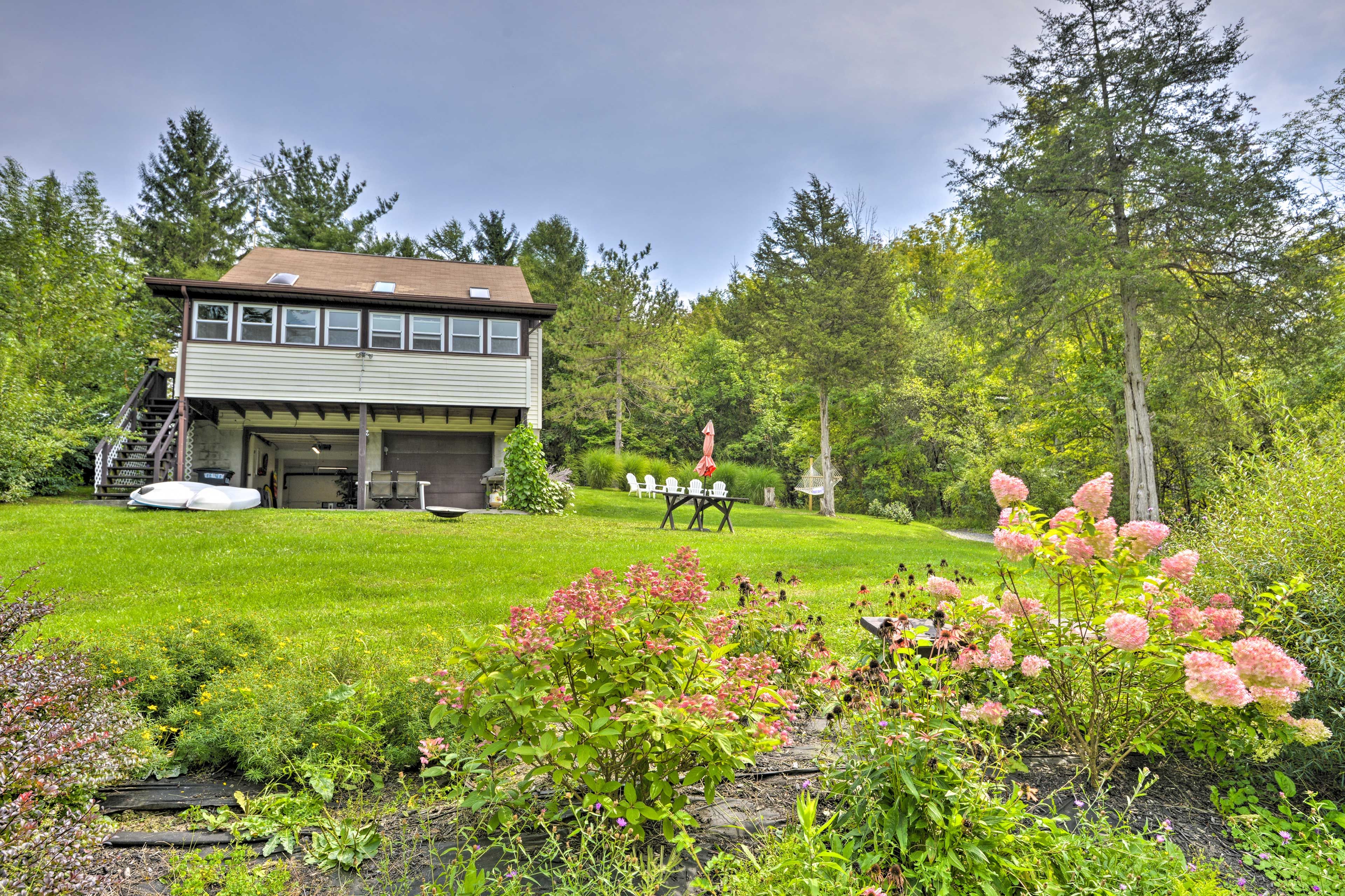Auburn Vacation Rental | 3BR | 2BA | 1,700 Sq Ft | Stairs Required
