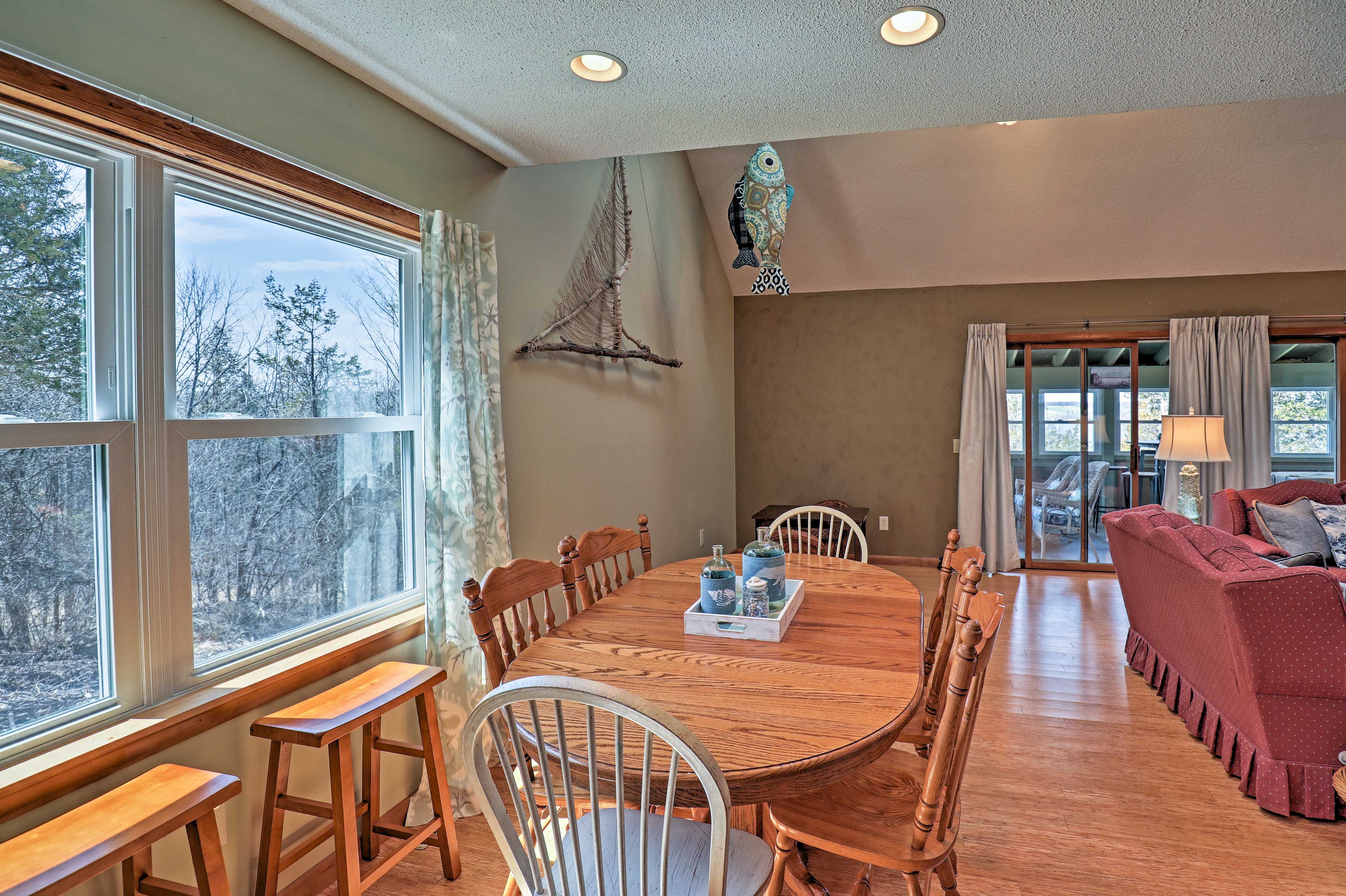 Dining Space | Dishware/Flatware