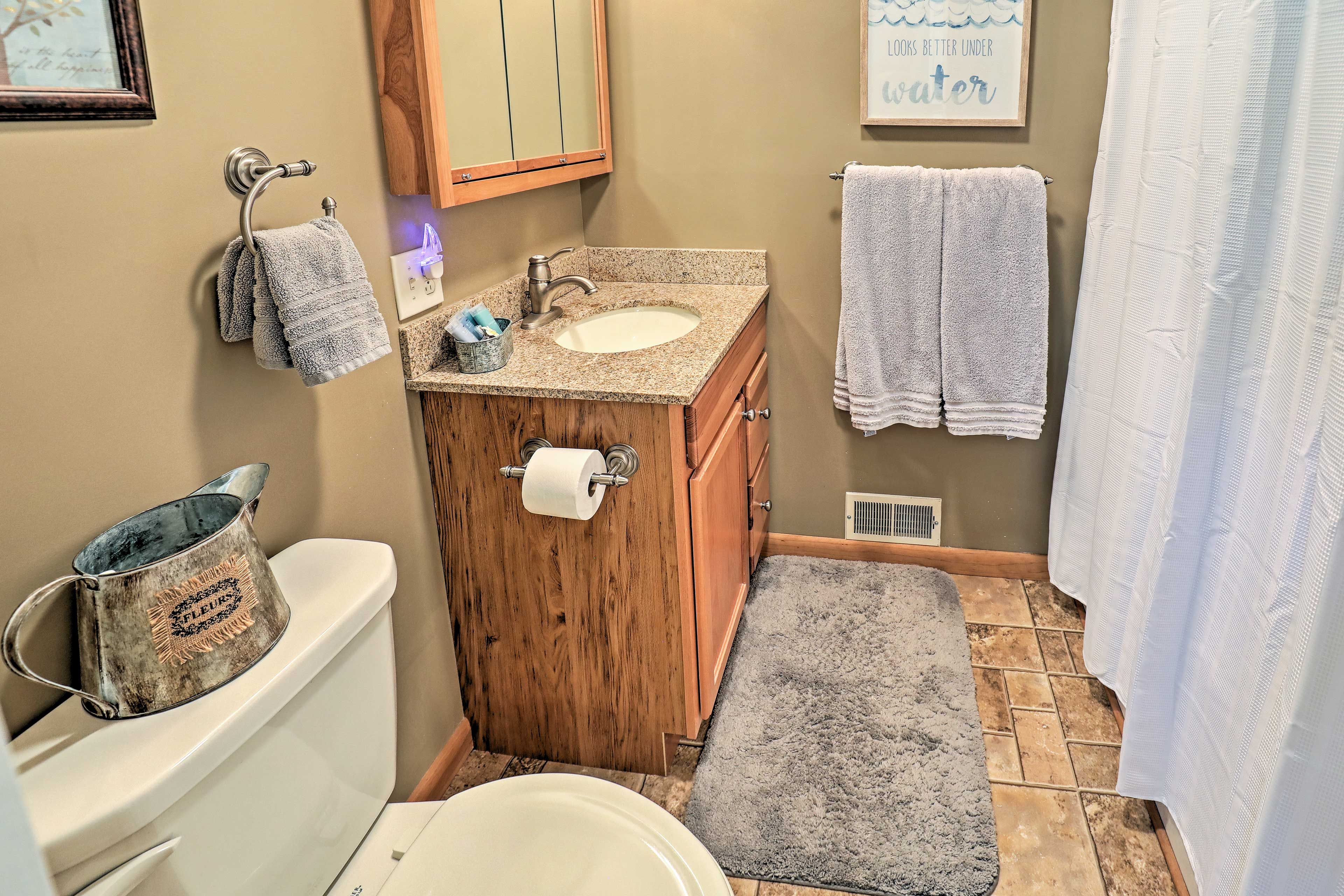 Bathroom | Towels Provided