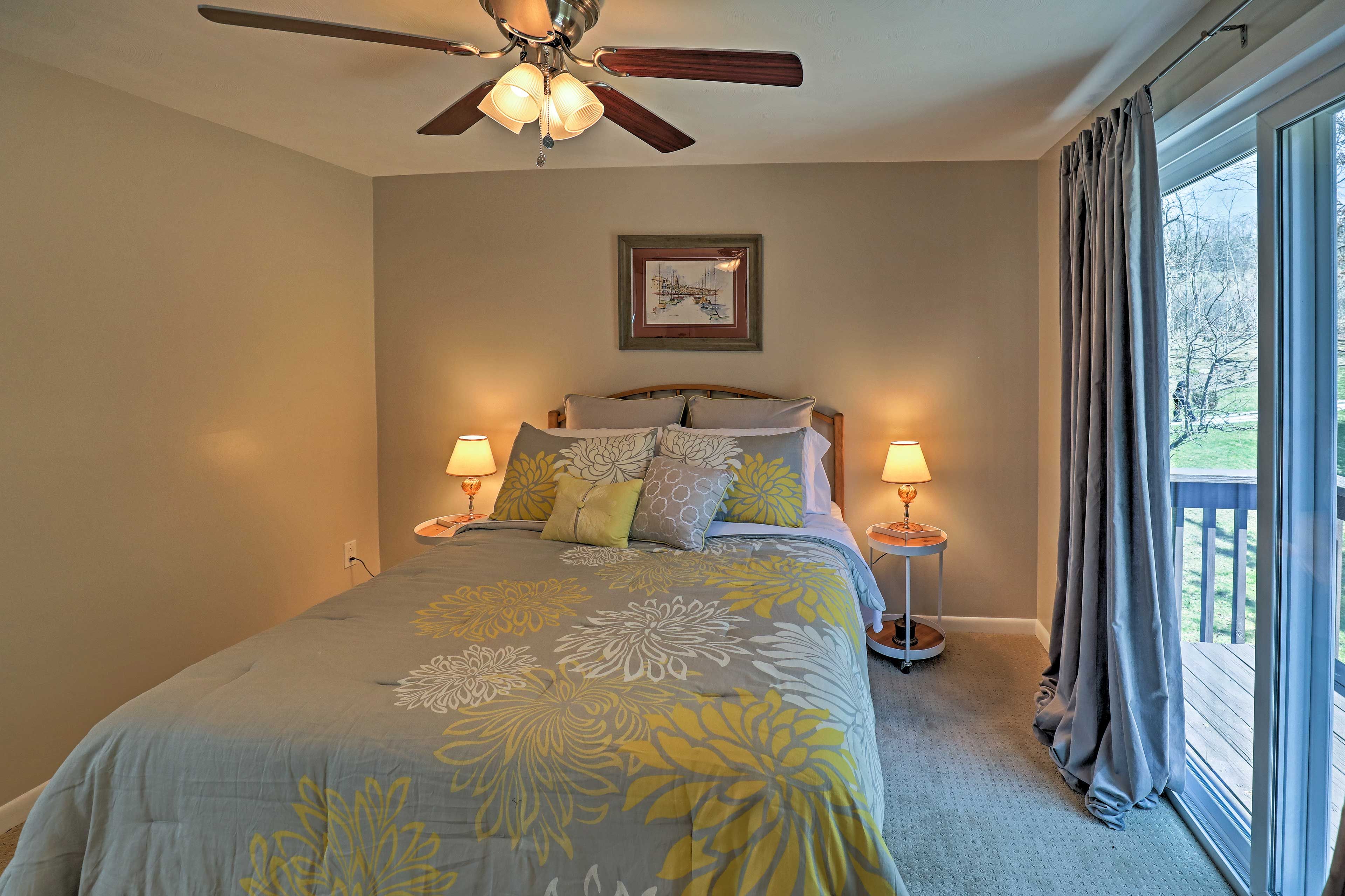 Bedroom 2 | Queen Bed