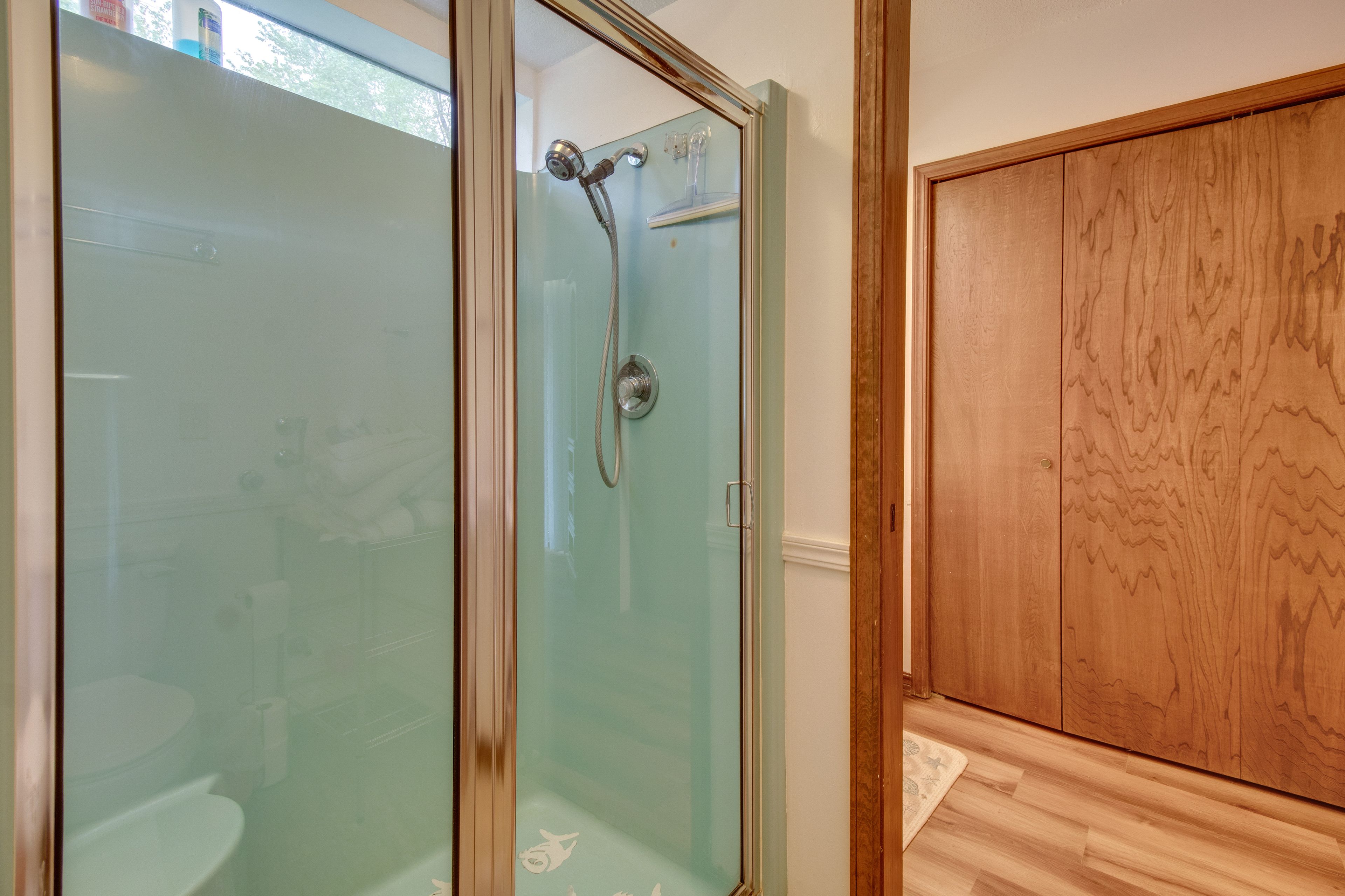 En-Suite Bathroom | Towels Provided
