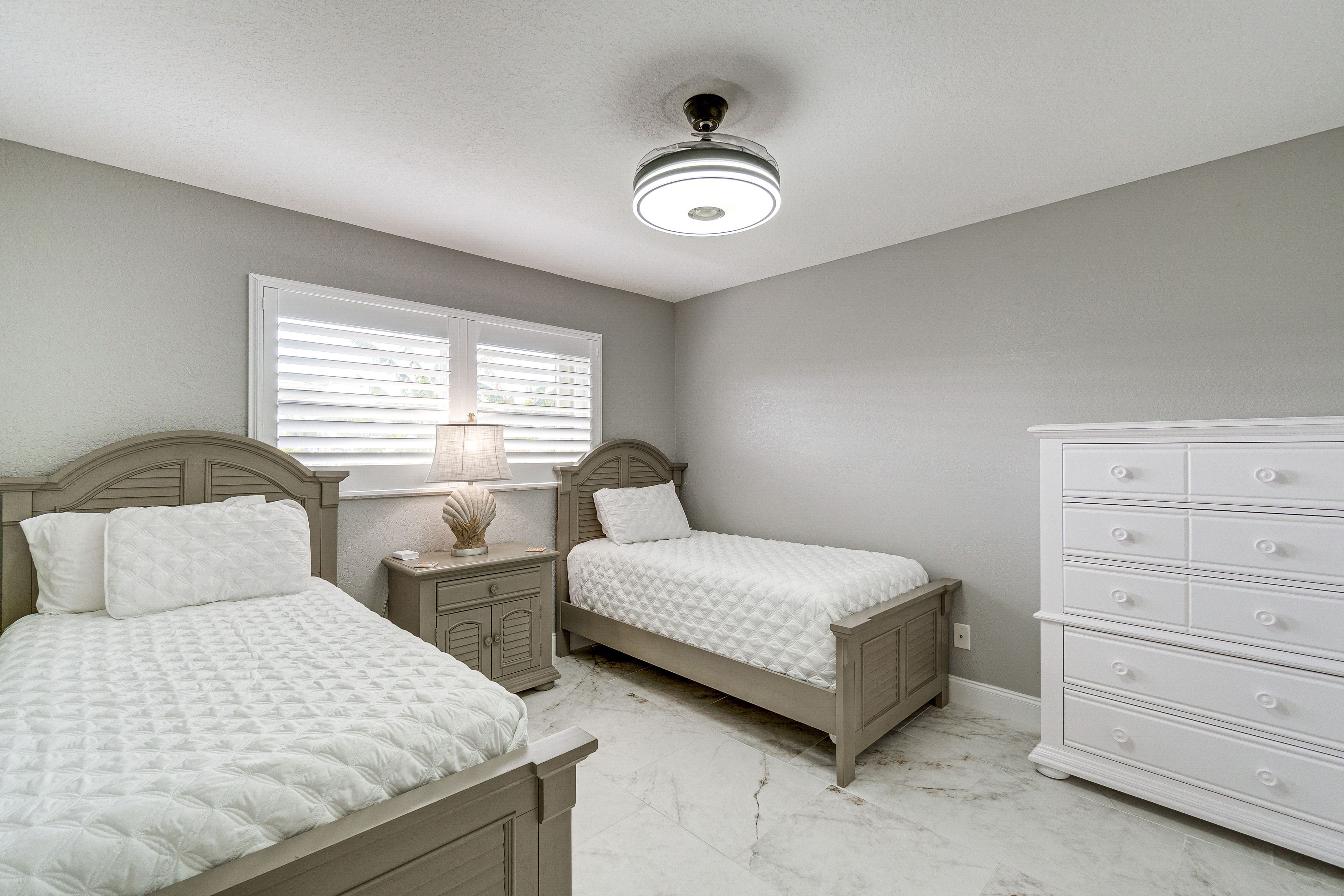 Bedroom 4 | 2 Twin Beds