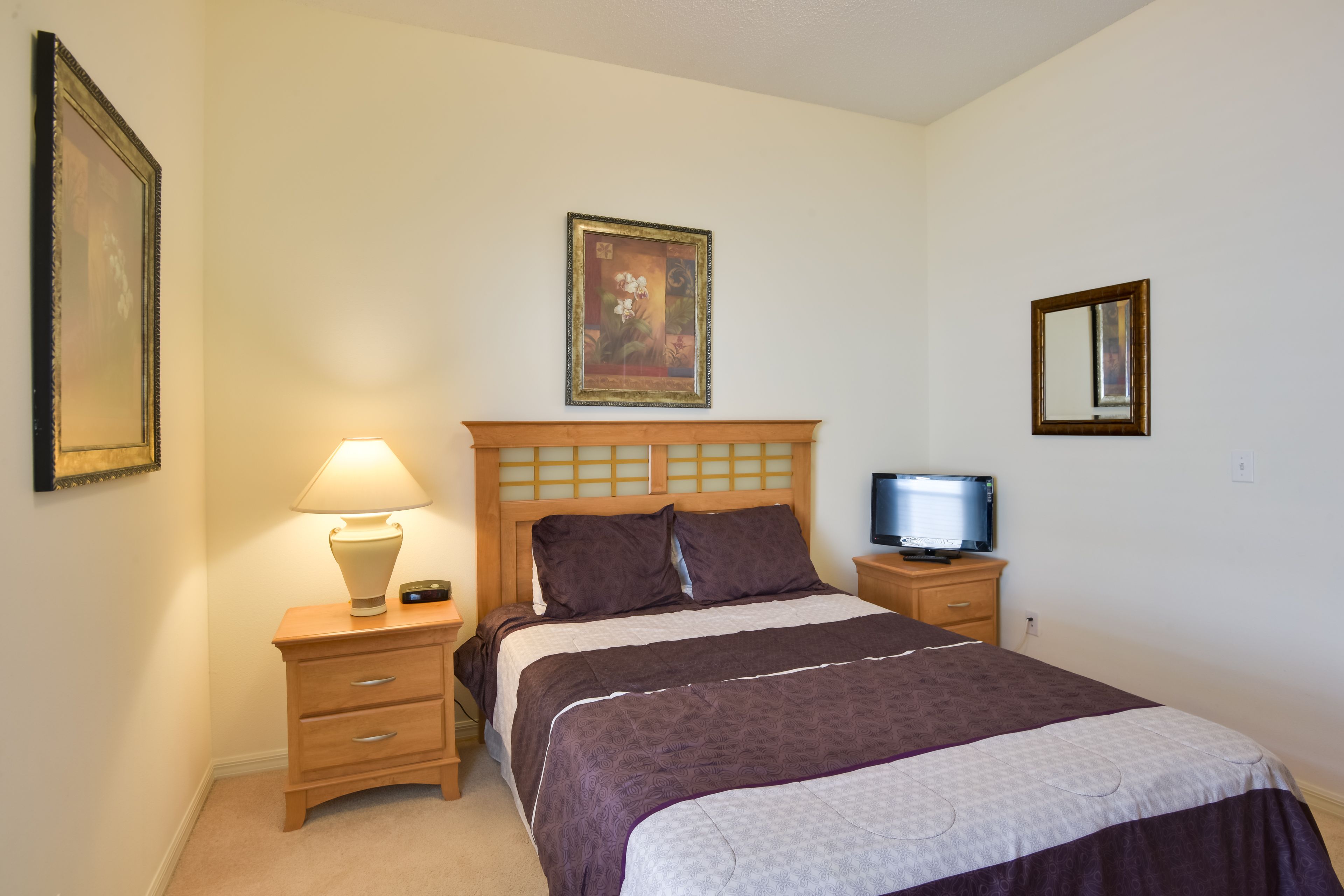 Bedroom 2 | Queen Bed | 1st Floor