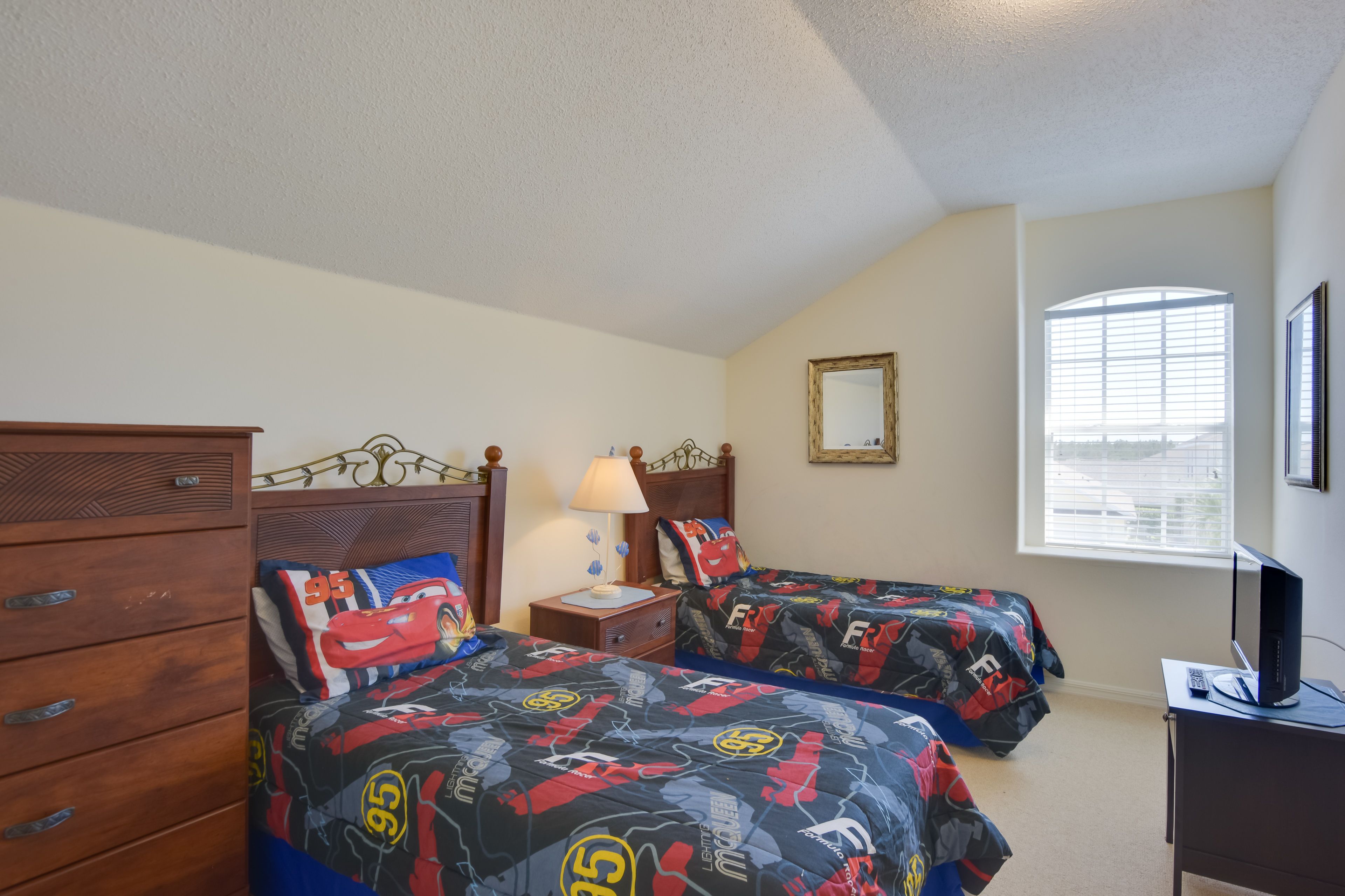 Bedroom 5 | 2 Twin Beds | 2nd Floor