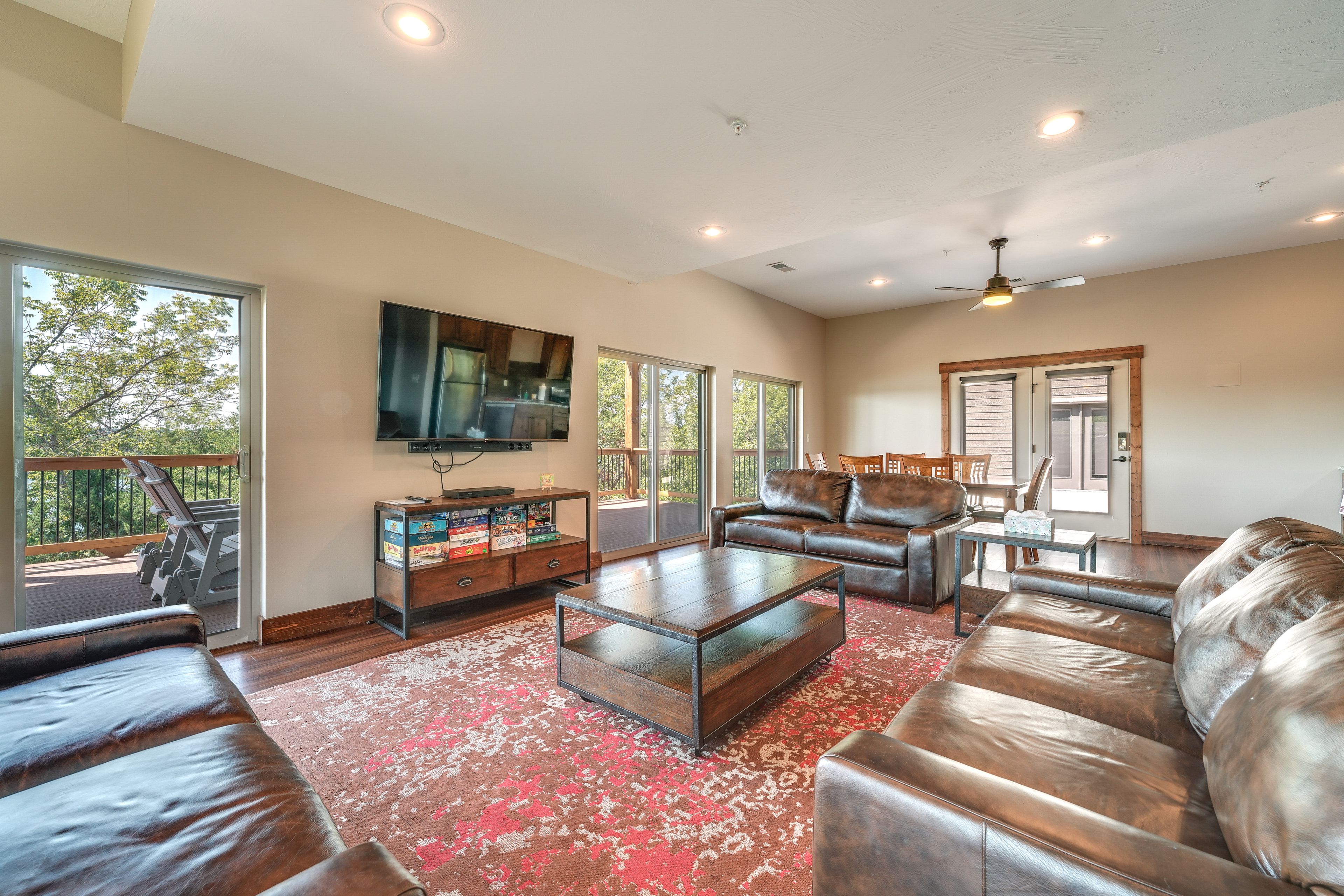 Downstairs Living Room | Smart TV | Board Games