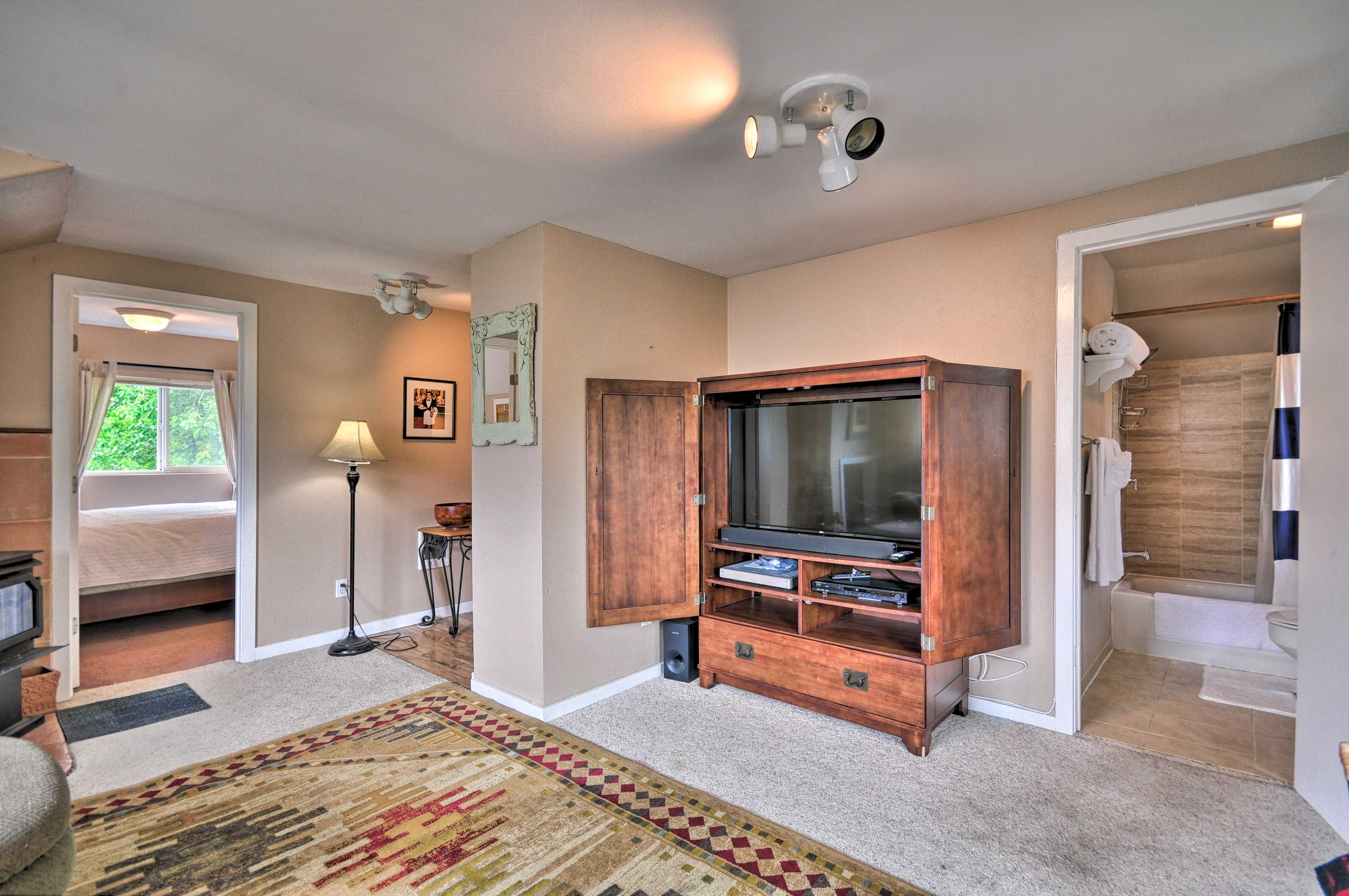 The full bathroom is located just off of the living room.