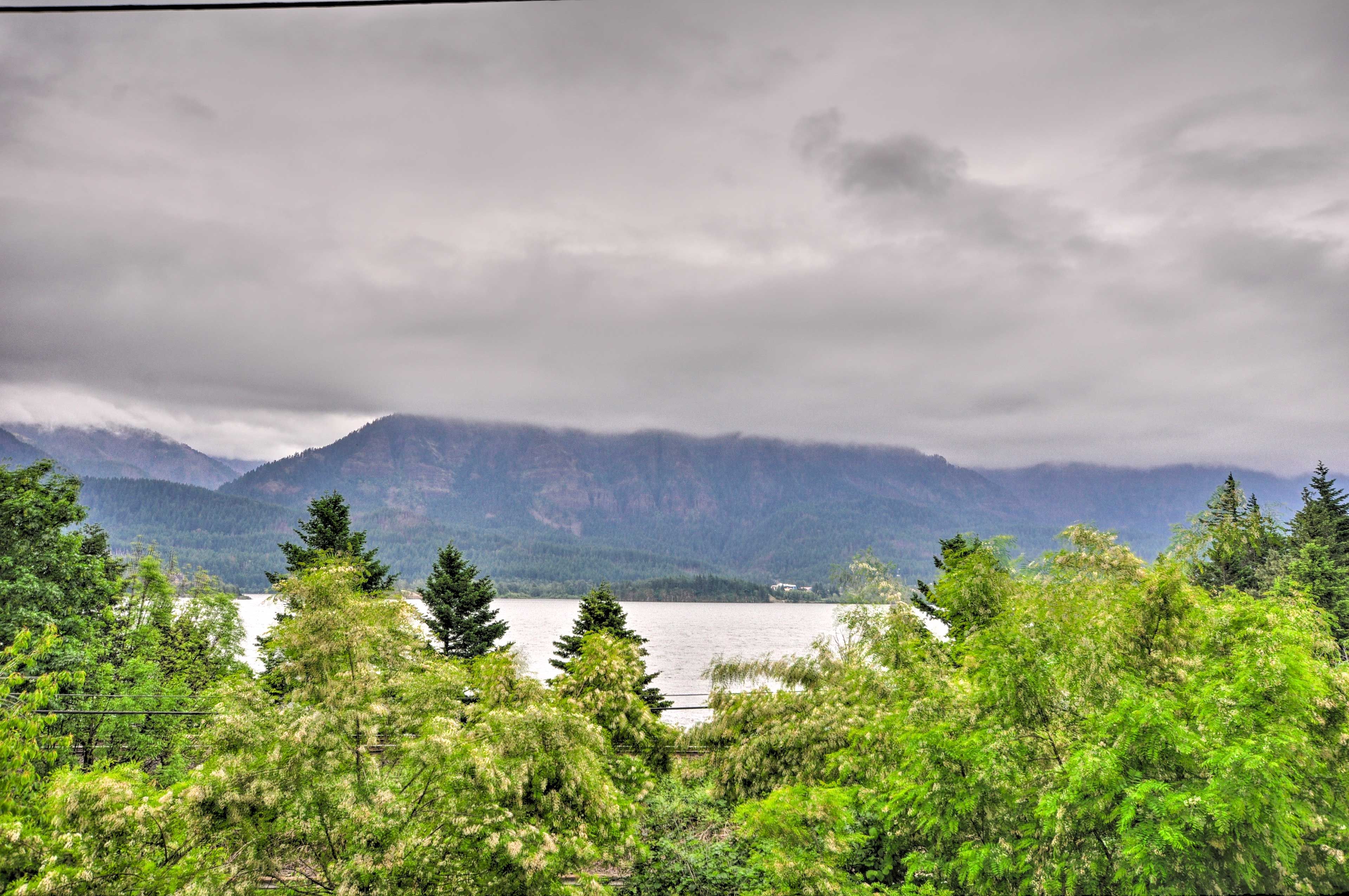 Enjoy everything from hiking and mountain biking to sailing and wind surfing!