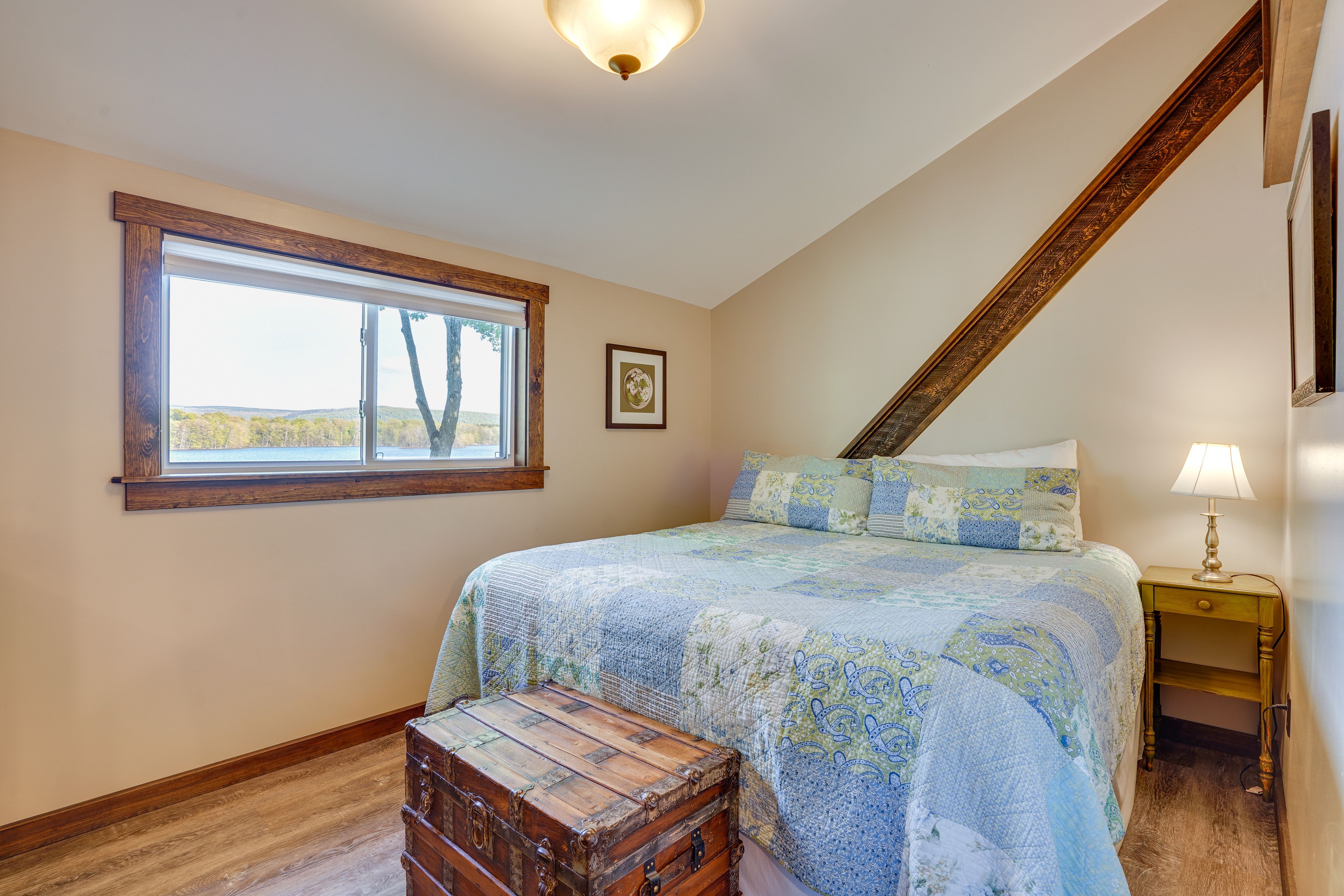 Bedroom 1 | King Bed