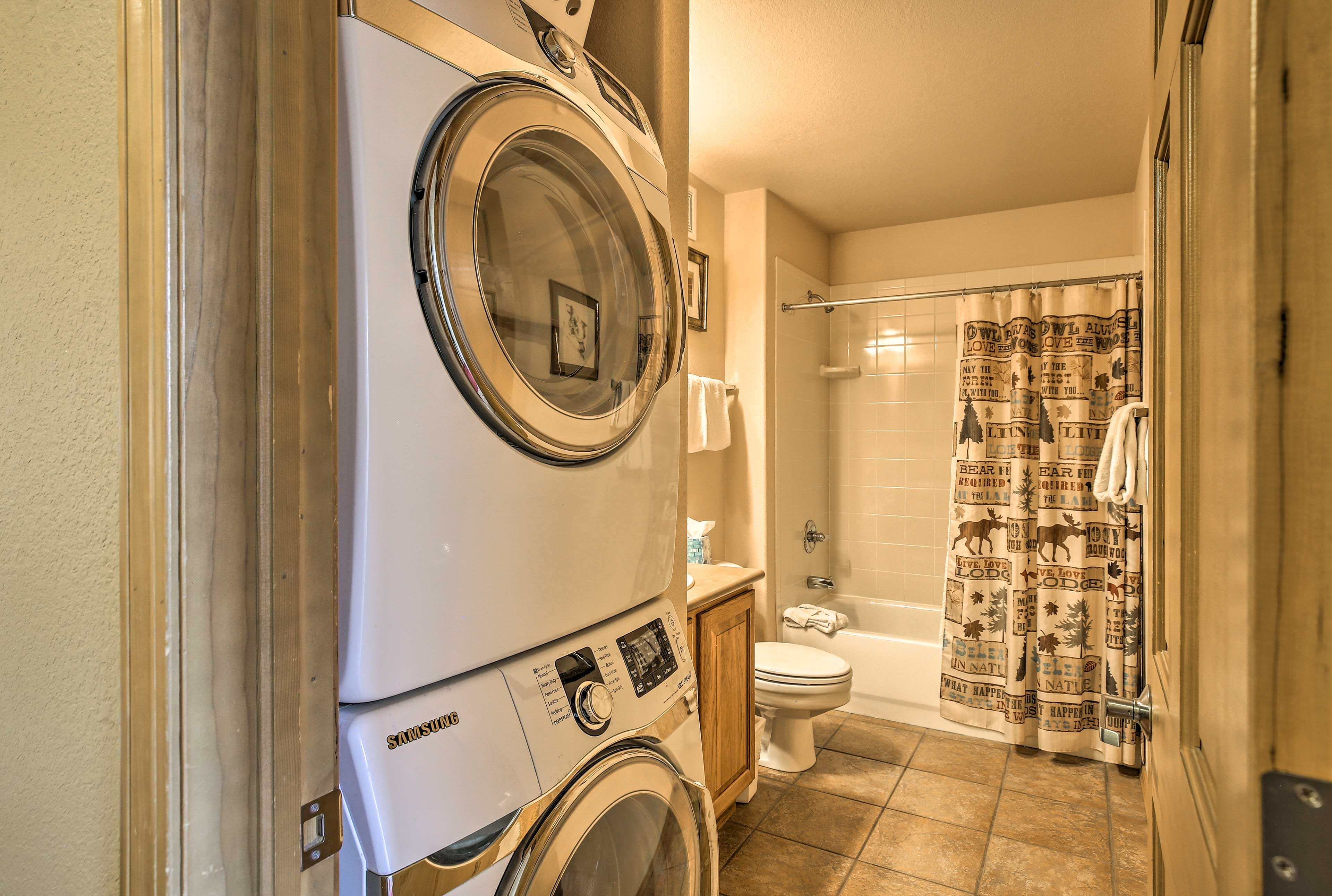 Keep your clothes fresh and clean with convenient in-unit laundry machines.
