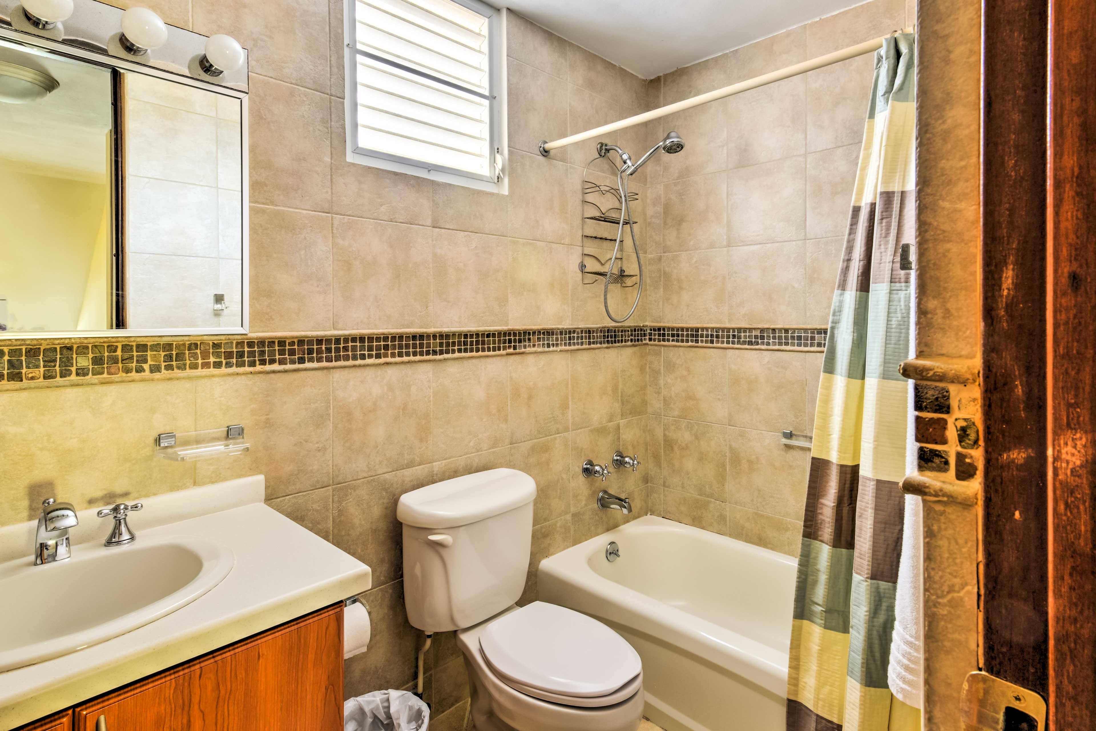 Full Bathroom | Linens & Towels