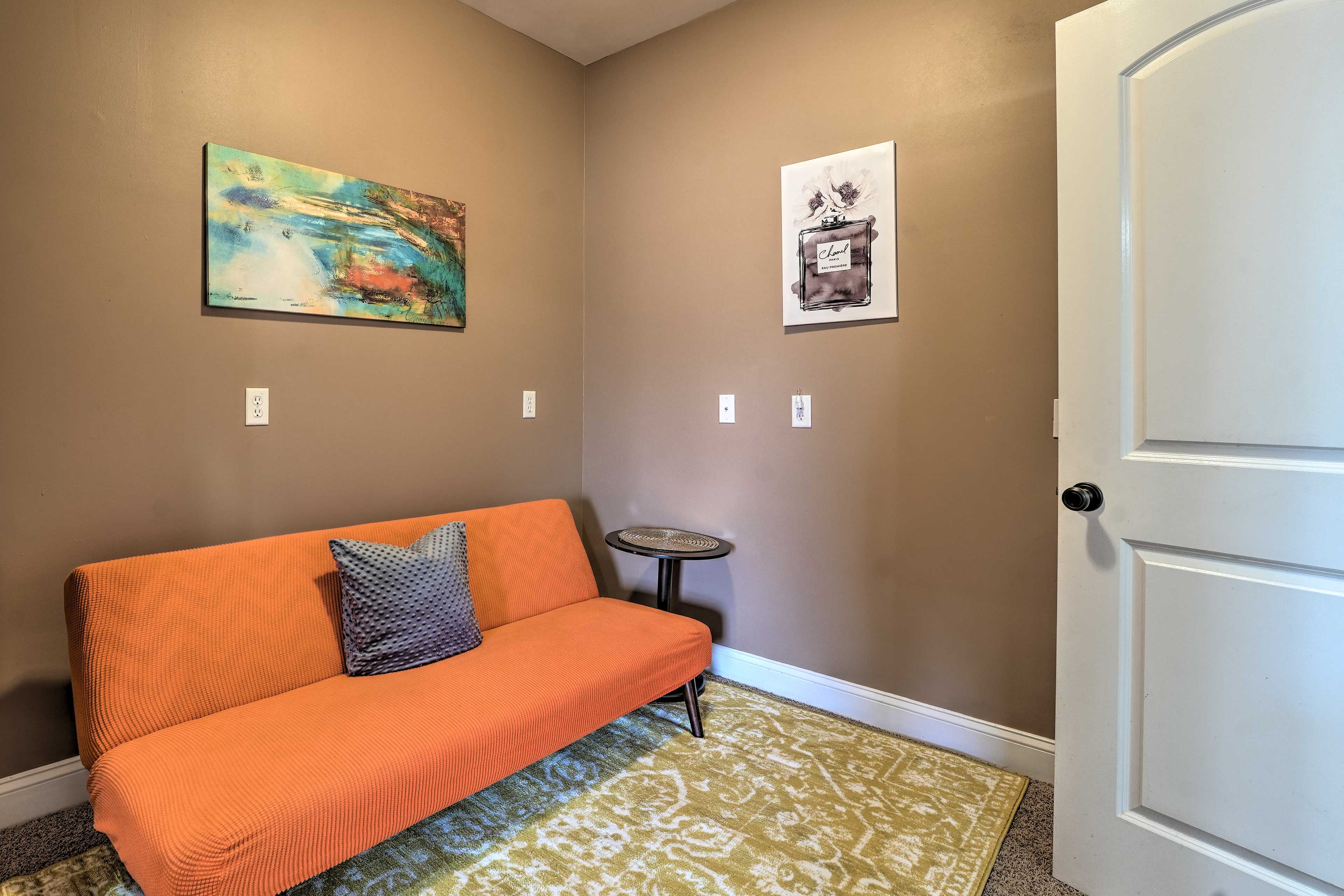 Office | Futon
