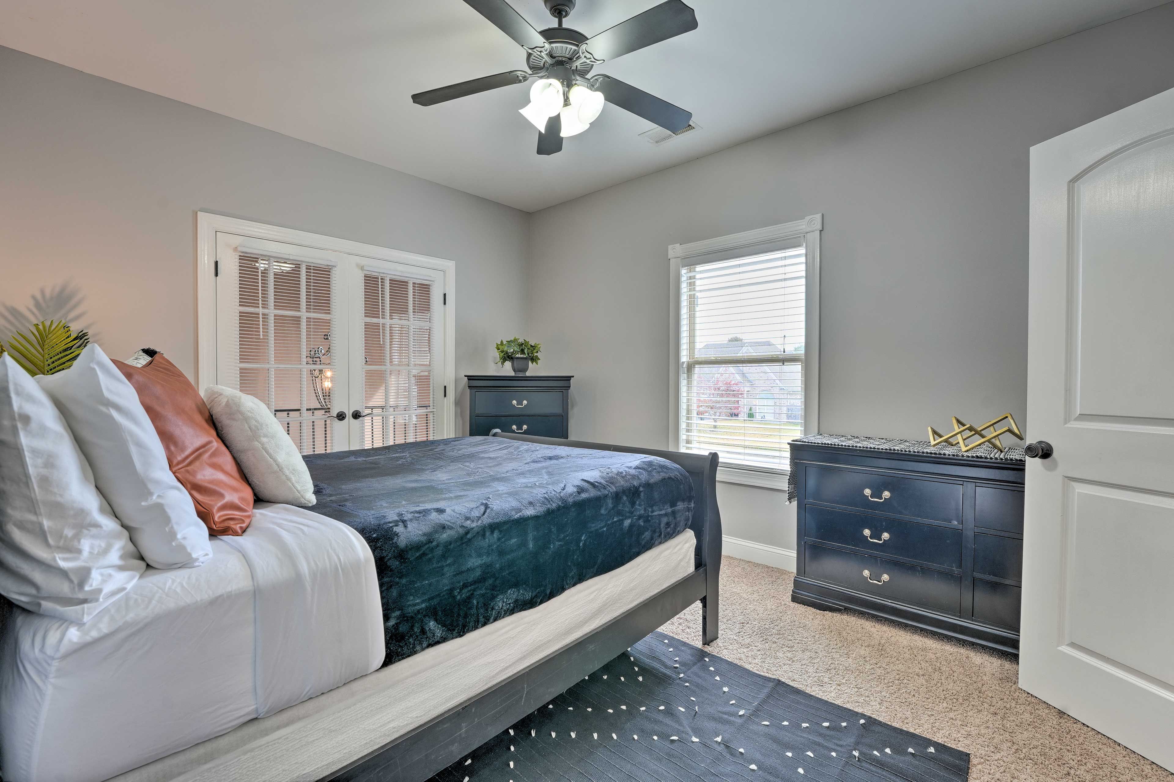 Bedroom 4 | Queen Bed