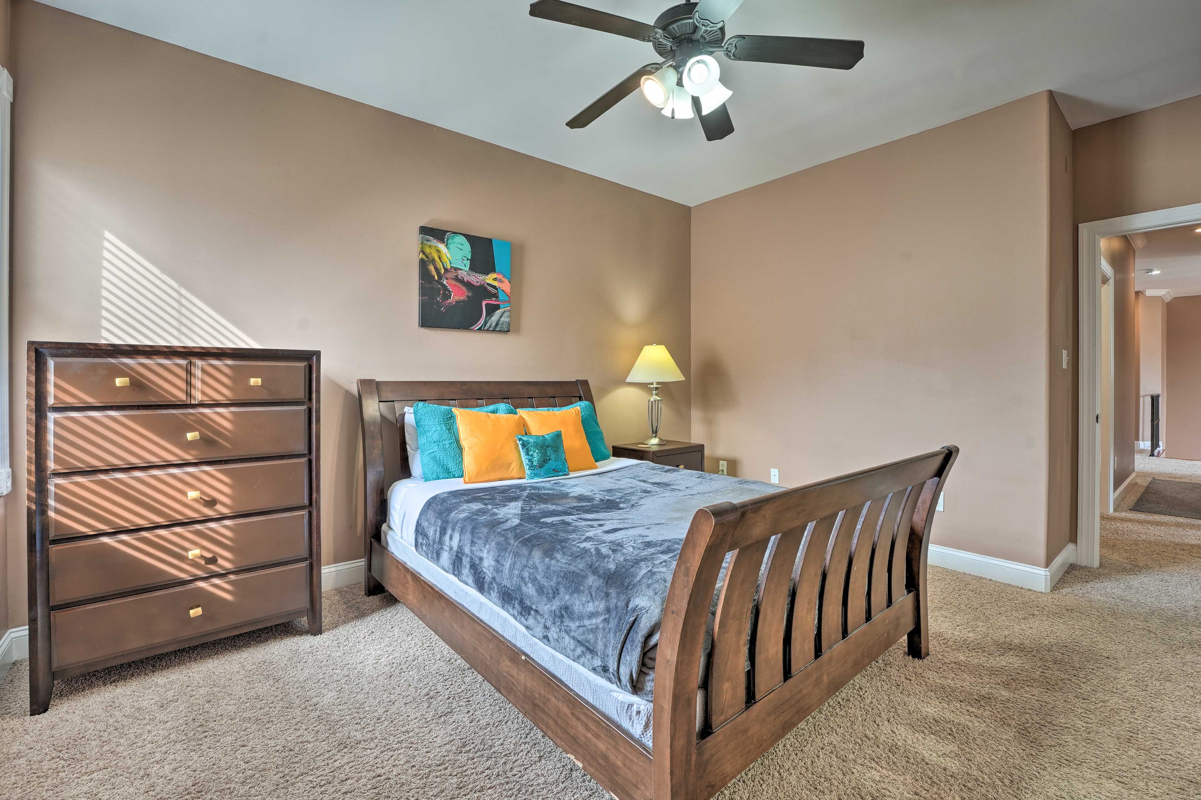 Bedroom 5 | Queen Bed